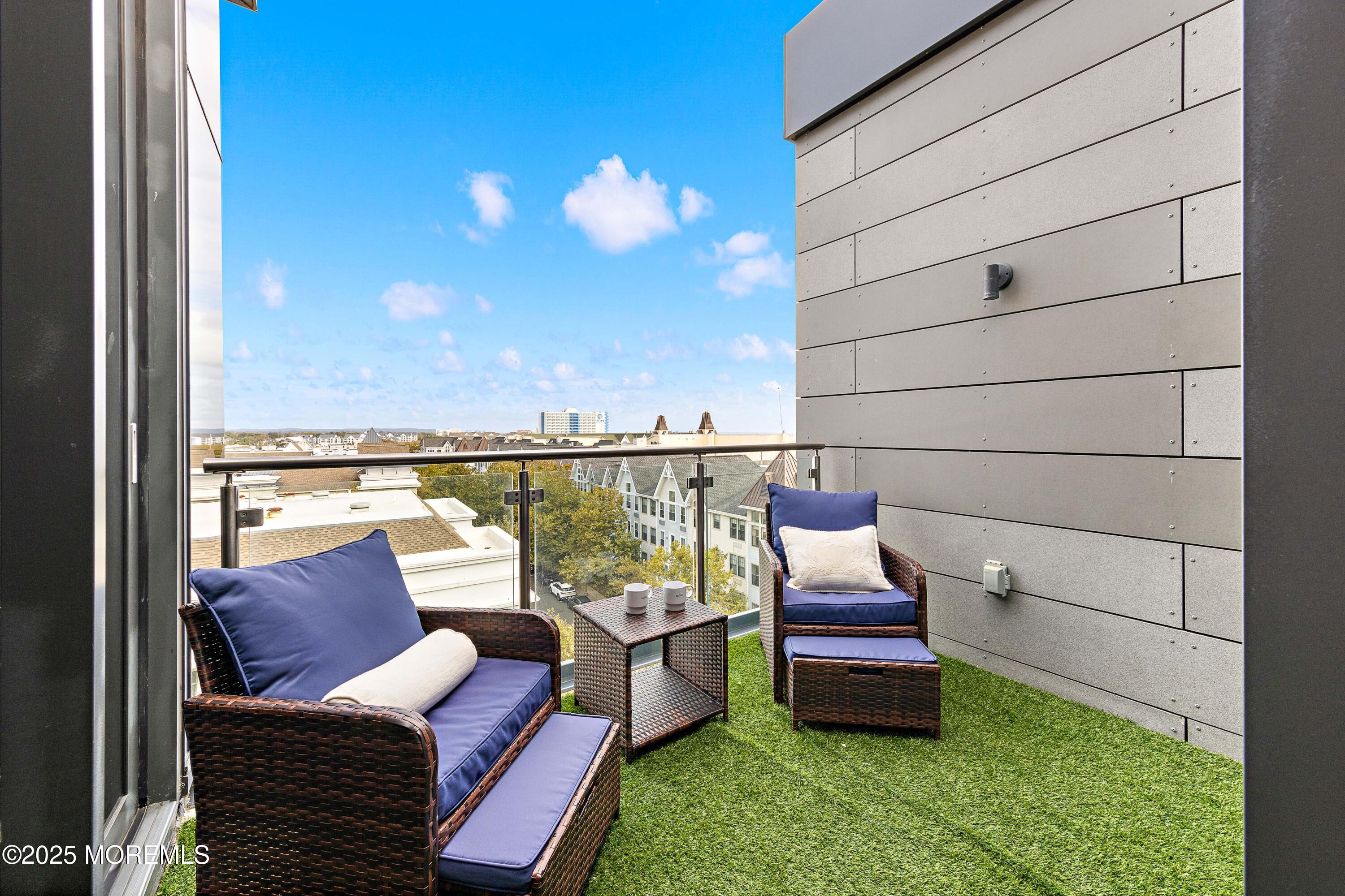 30 Melrose Terrace, 605