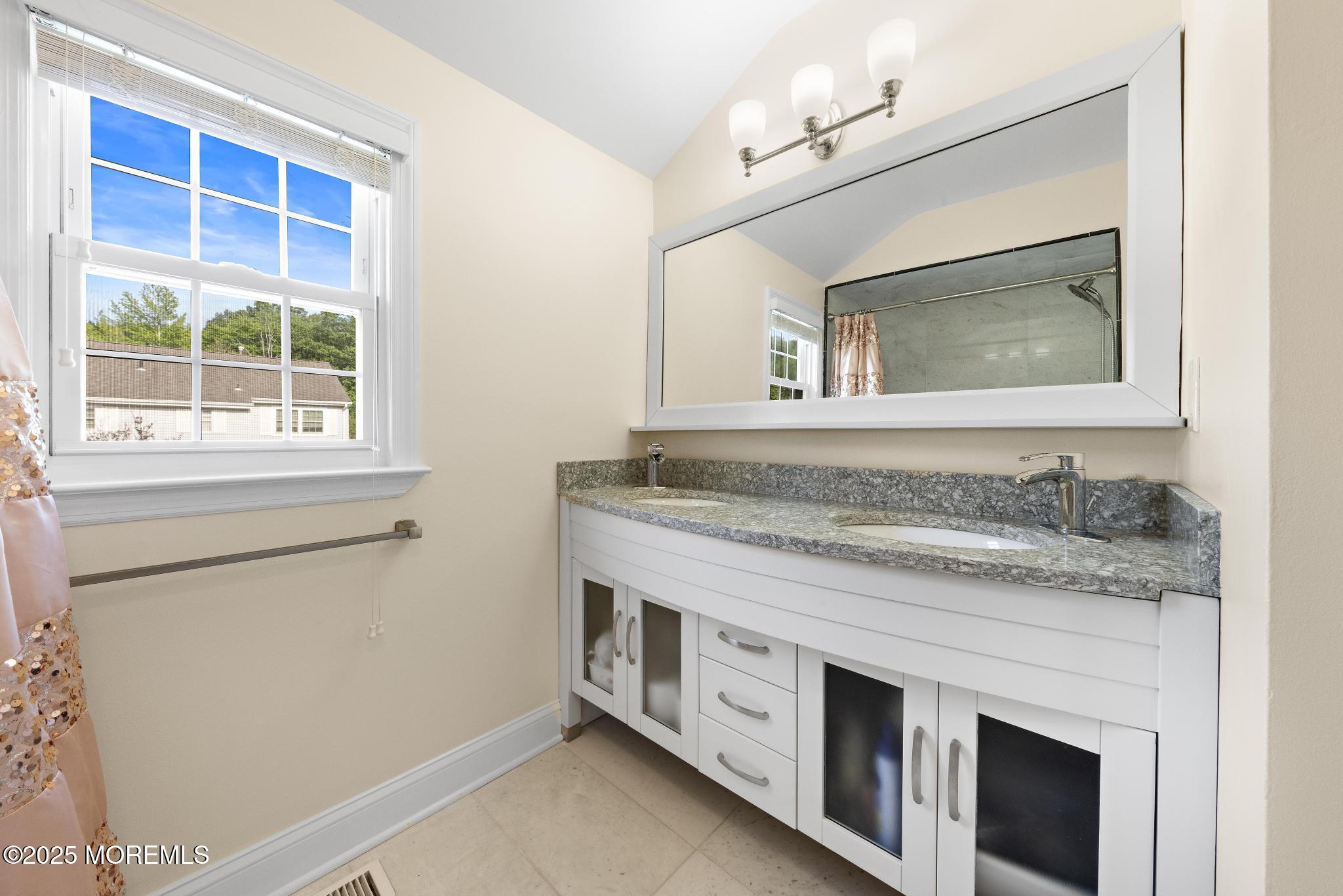 55 Nottingham Drive, 21