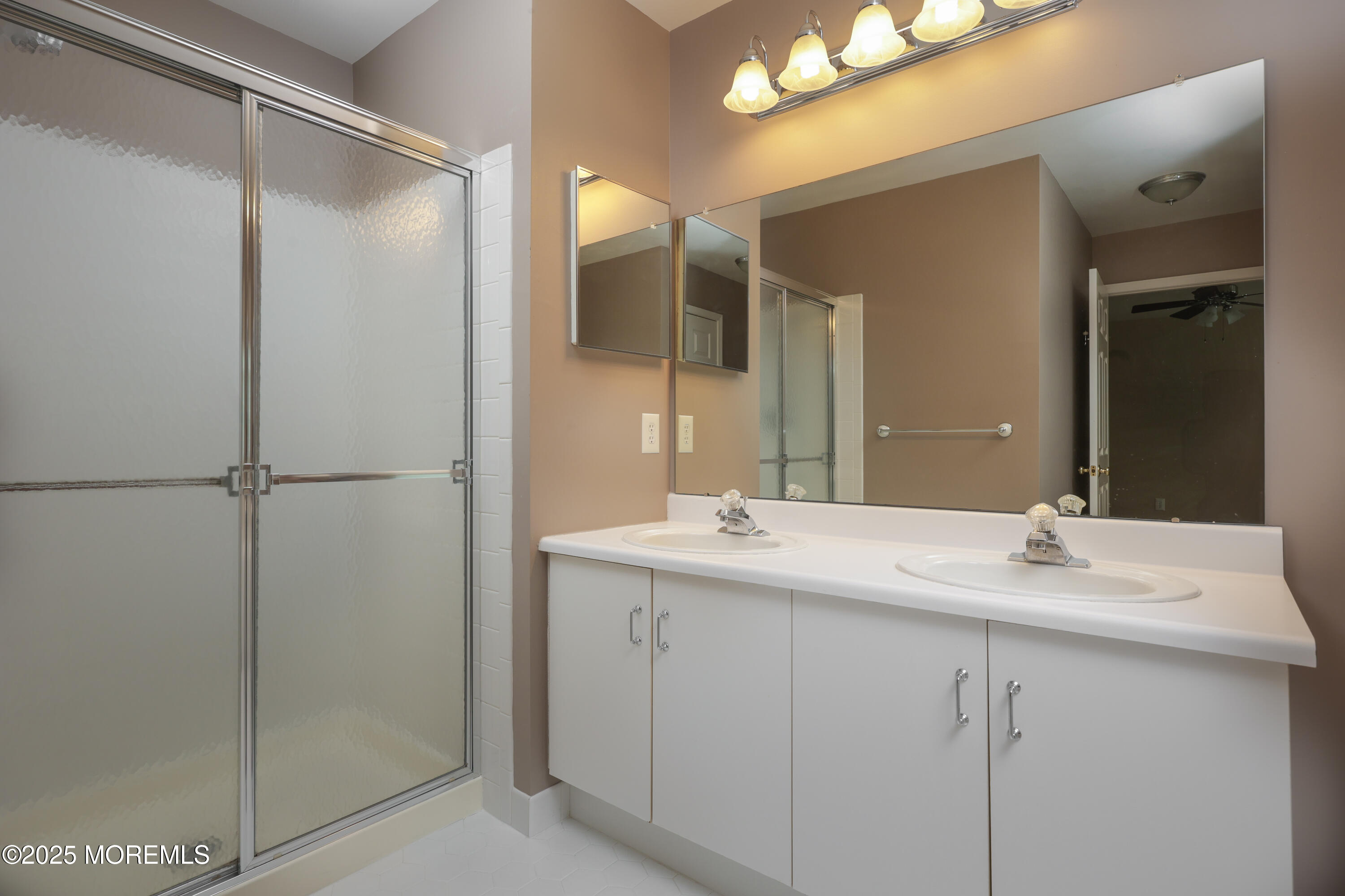 52 Picket Place 1000