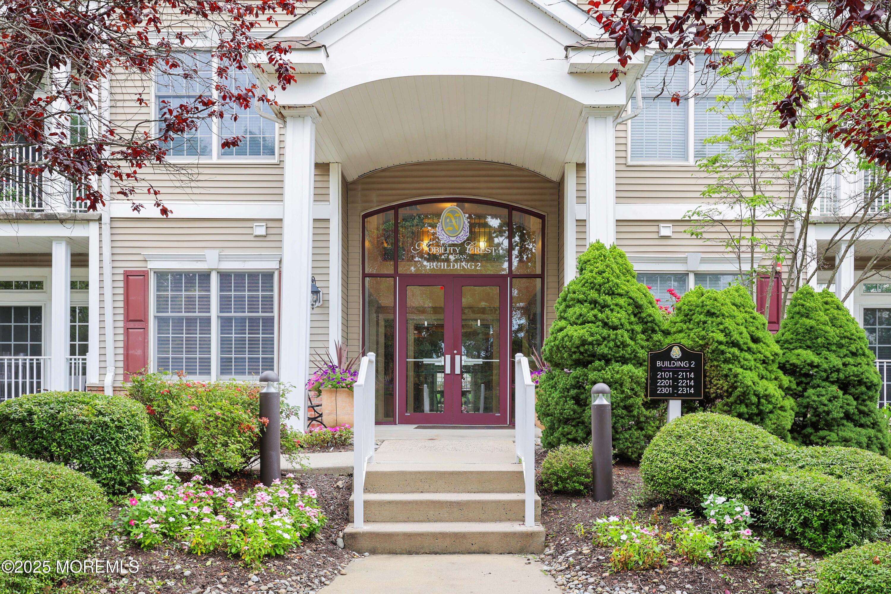 7 Centre Street 2312