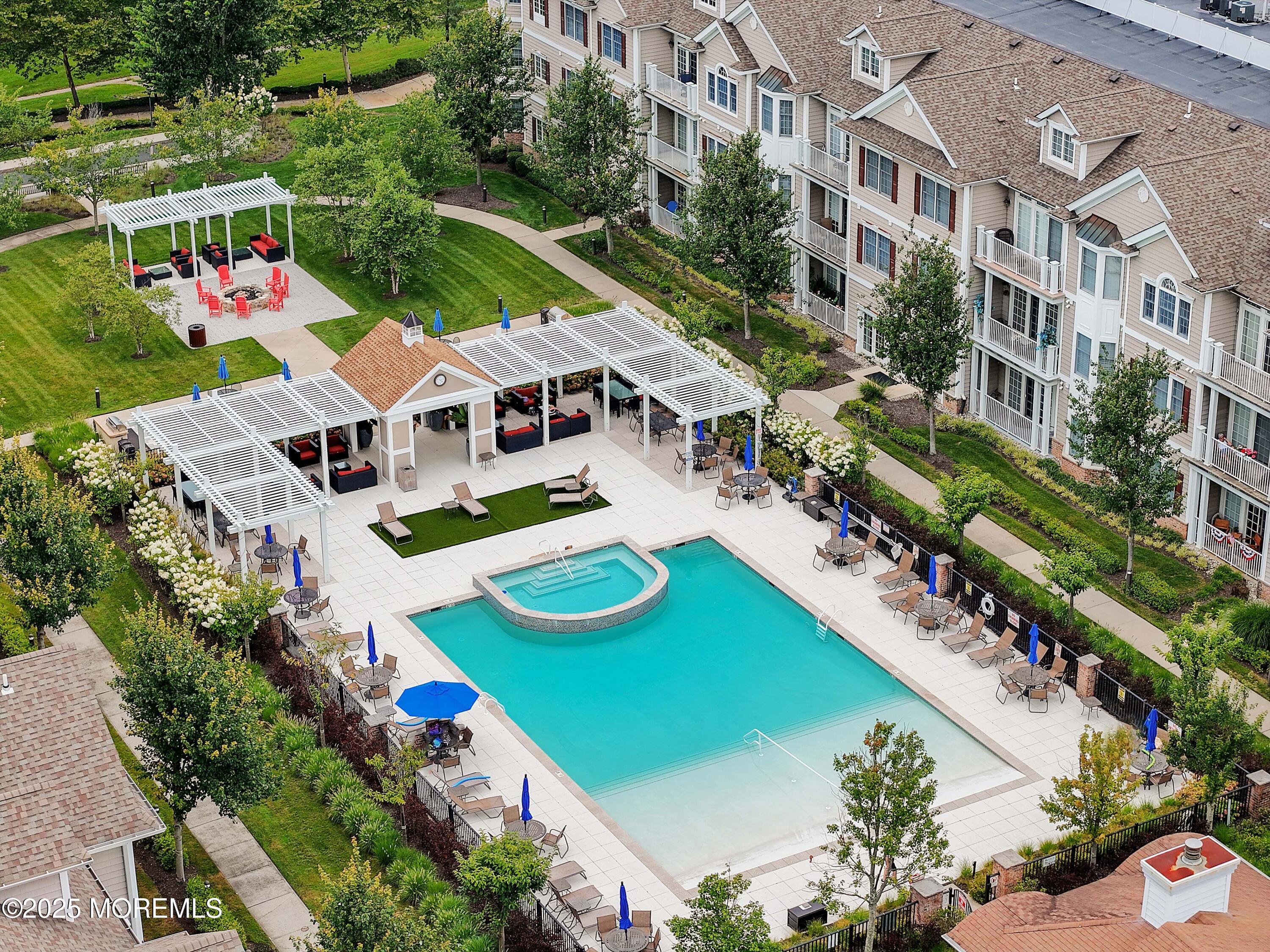 7 Centre Street 2312