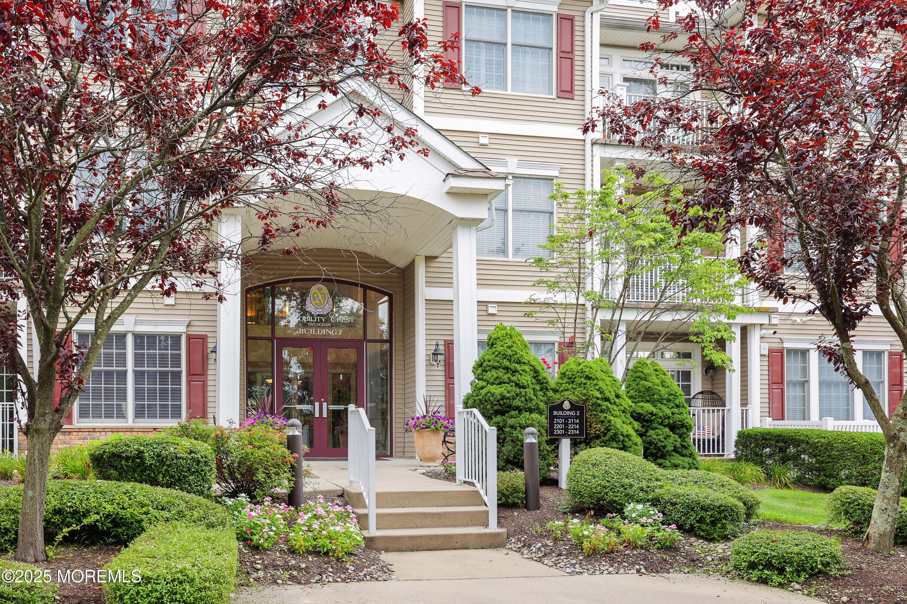 7 Centre Street 2312