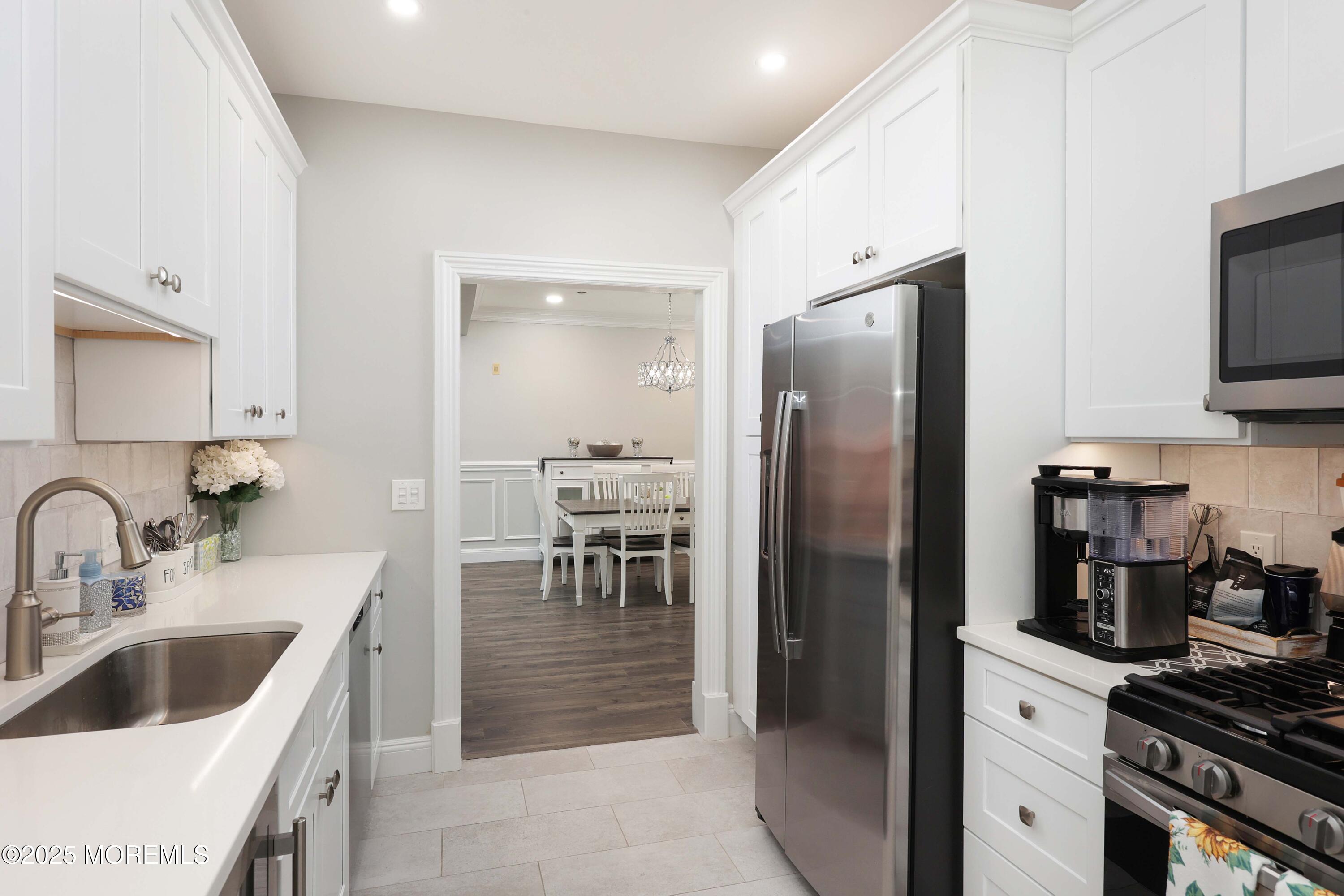 7 Centre Street 2312