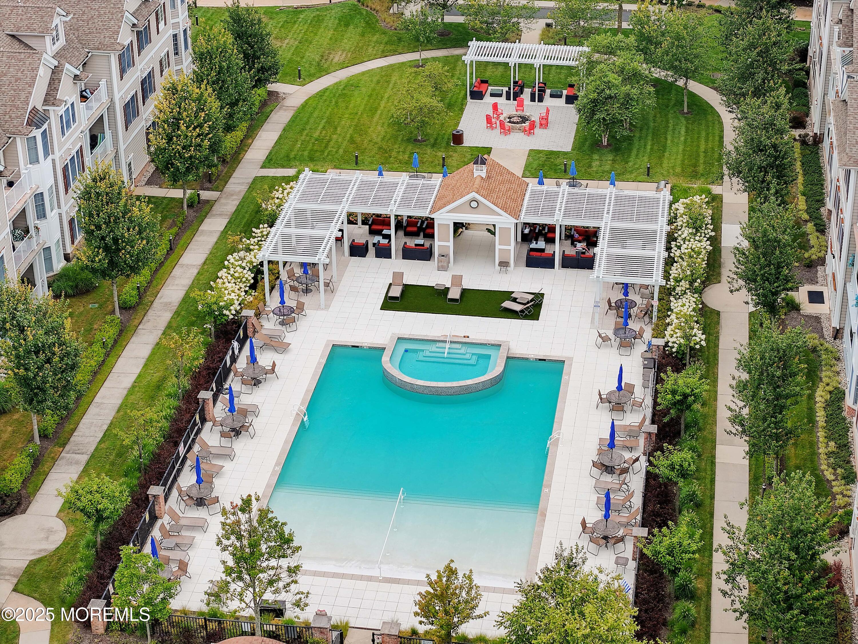 7 Centre Street 2312