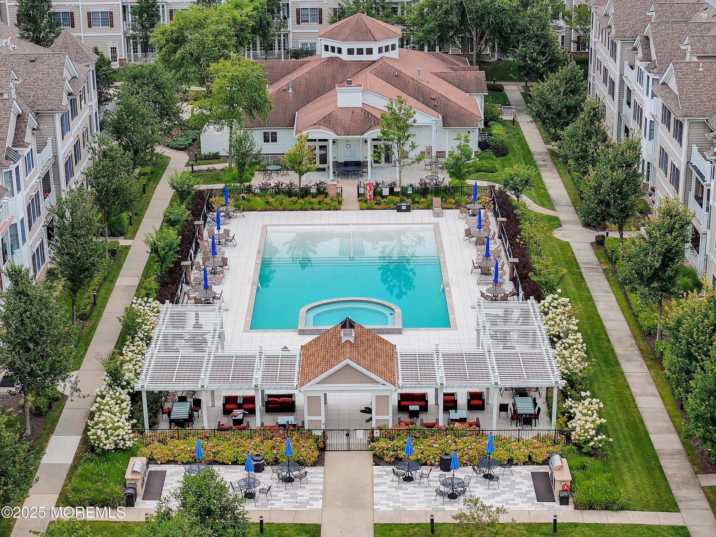 7 Centre Street 2312