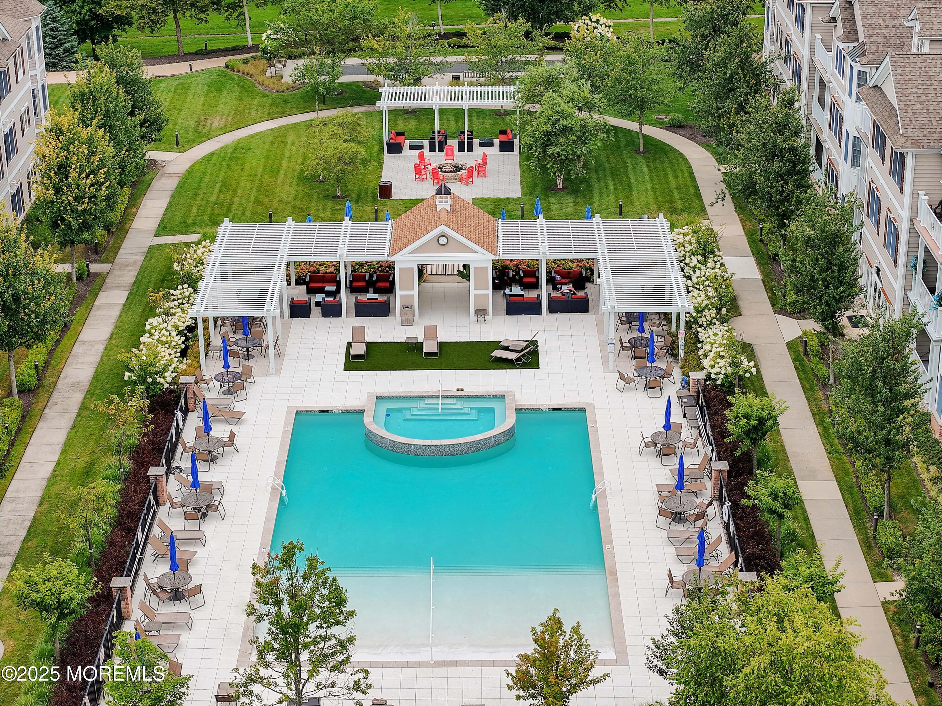 7 Centre Street 2312