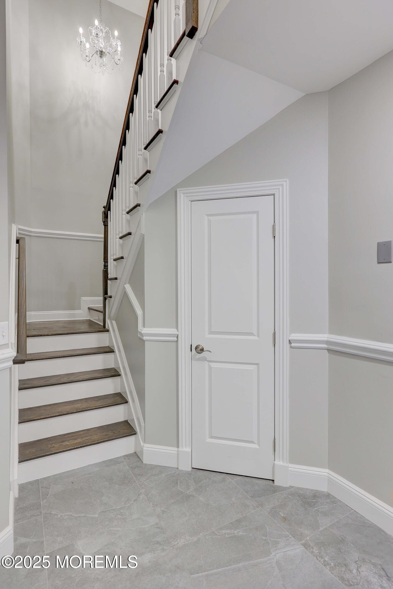 7 Centre Street 2312