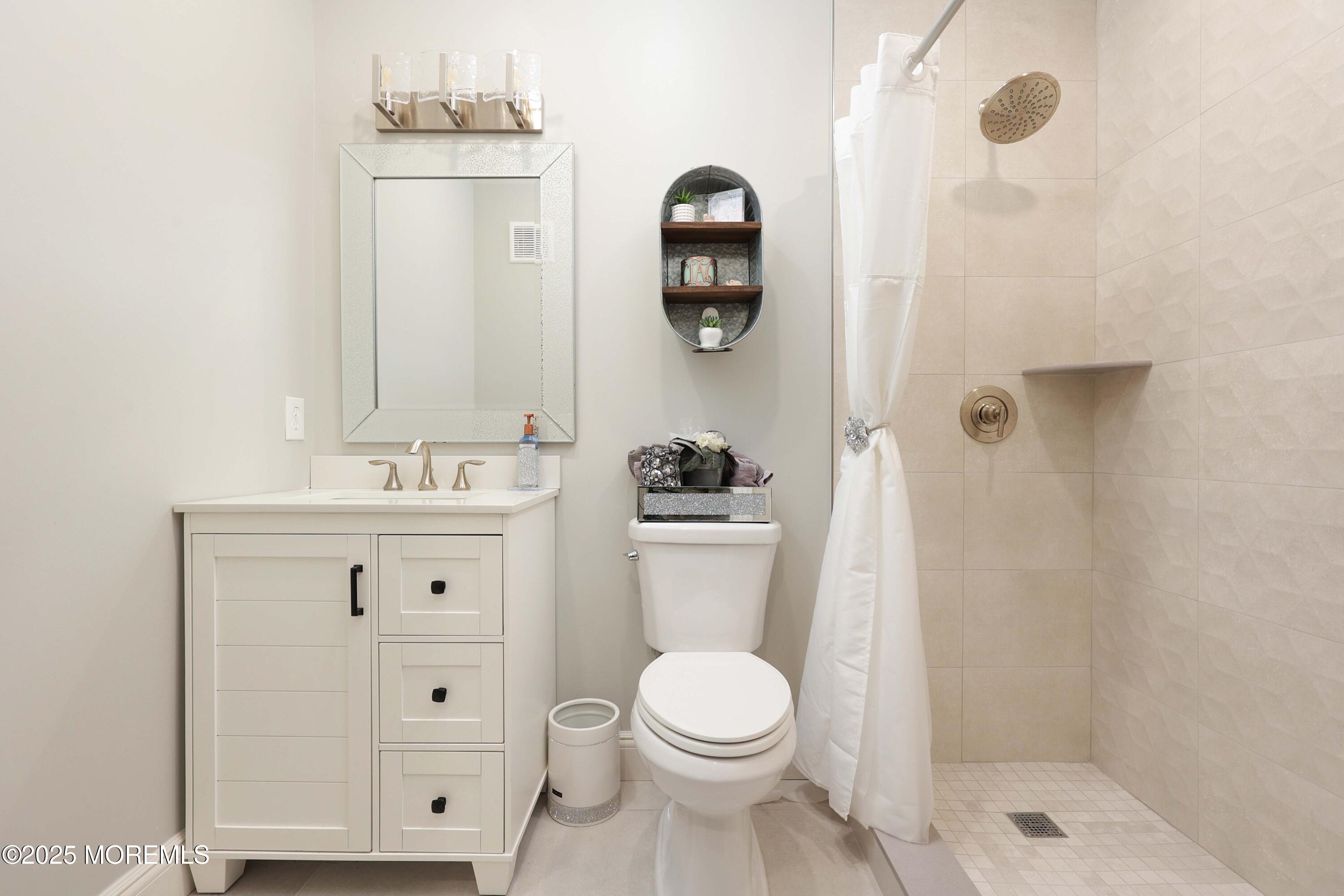 7 Centre Street 2312