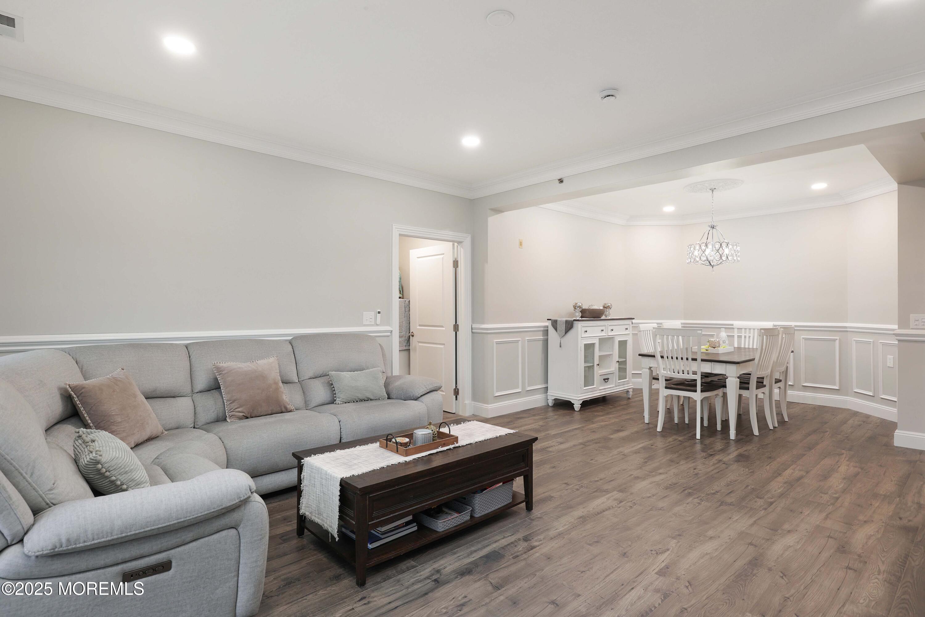 7 Centre Street 2312