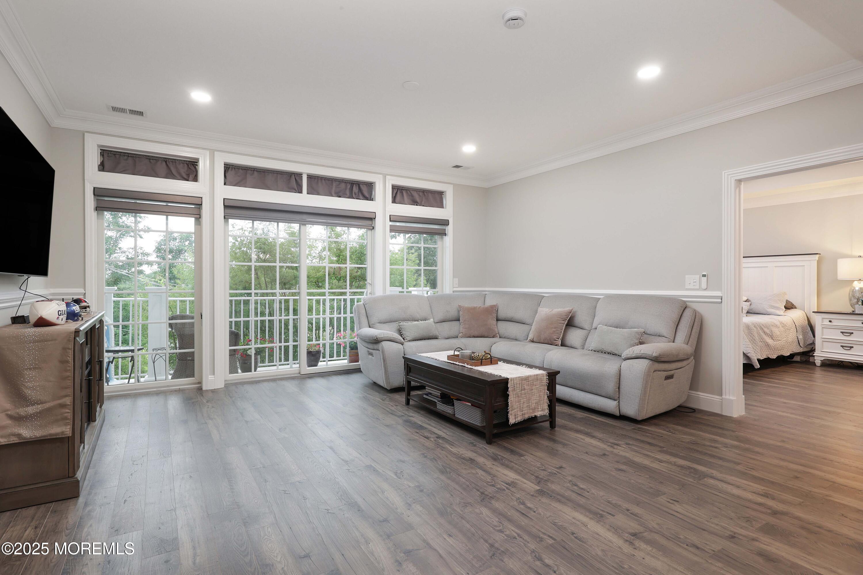 7 Centre Street 2312