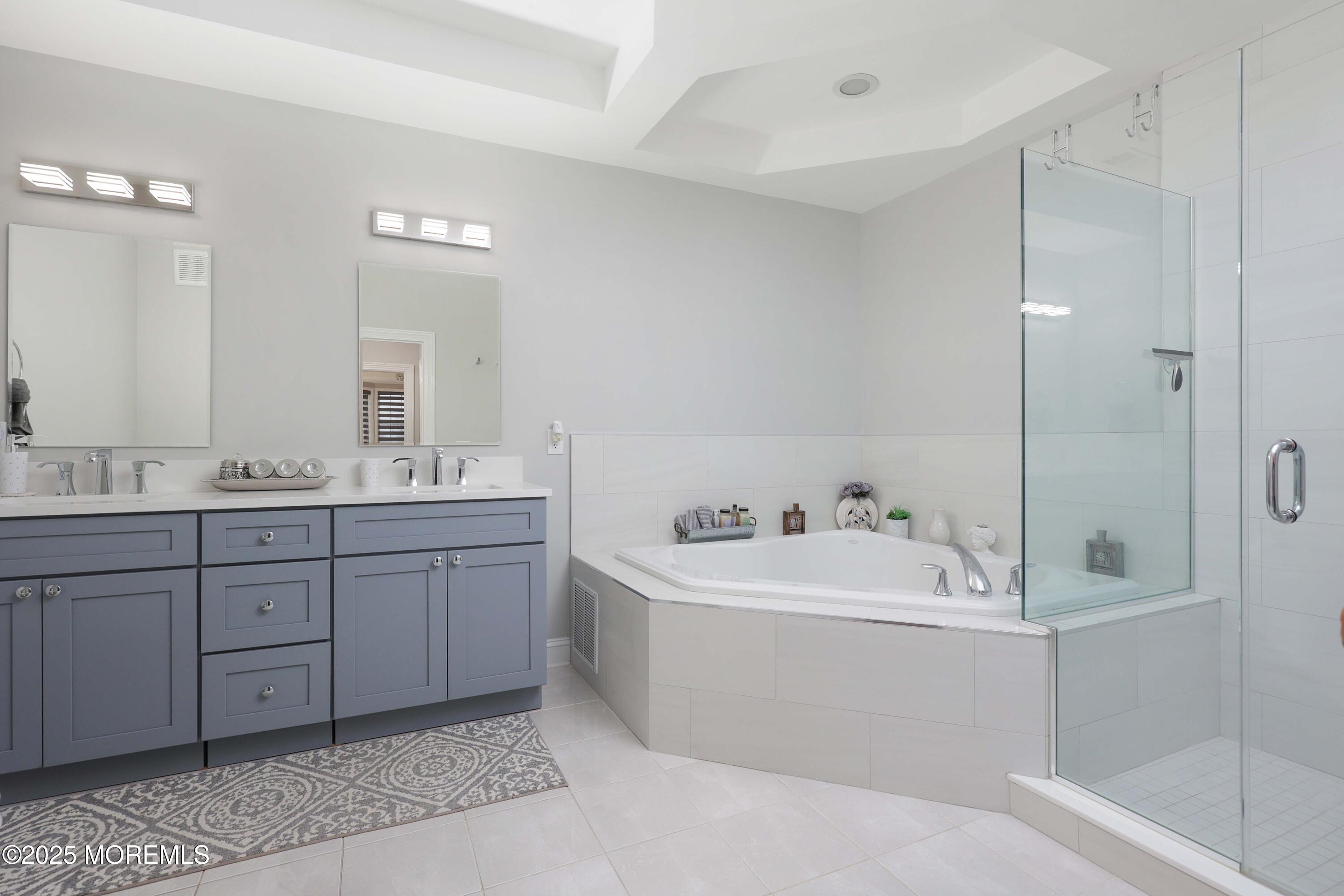 7 Centre Street 2312