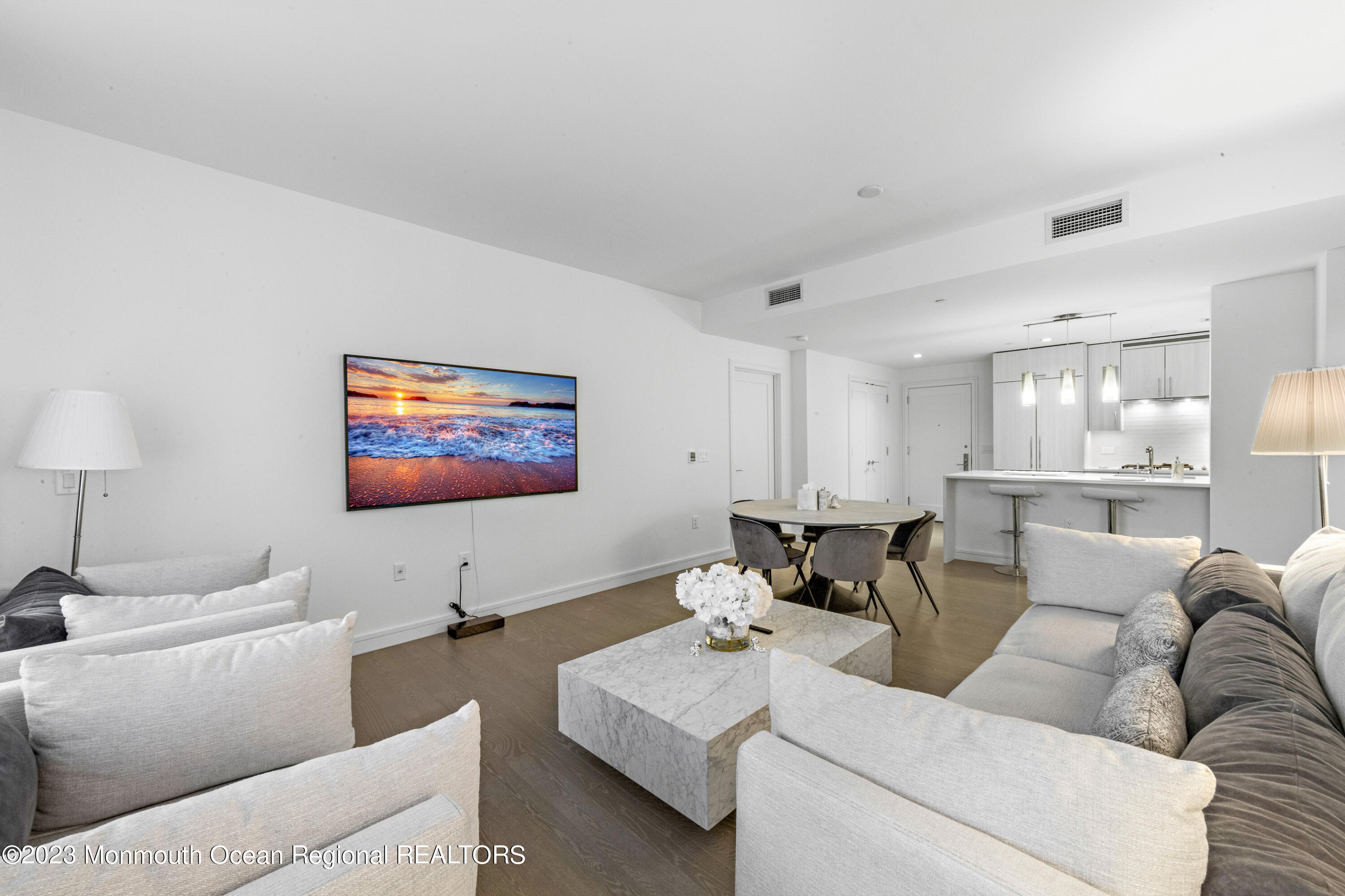 15 Morris Avenue, 202