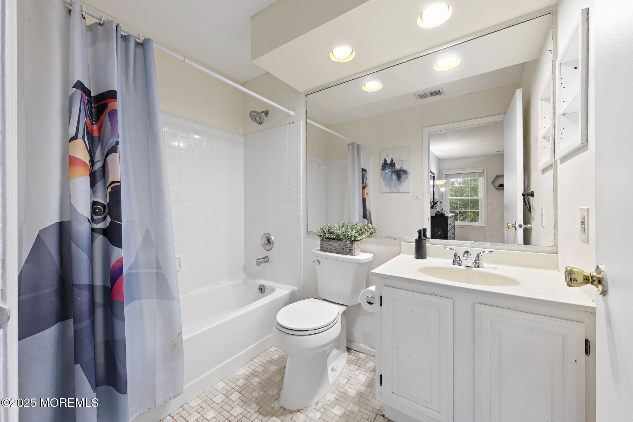 126 Cypress Court, Howell