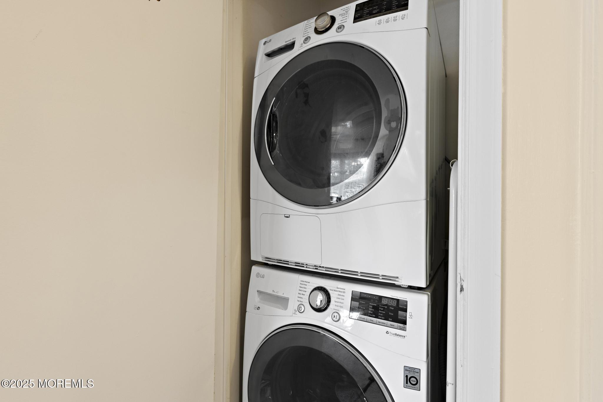 126 Cypress Court, Howell