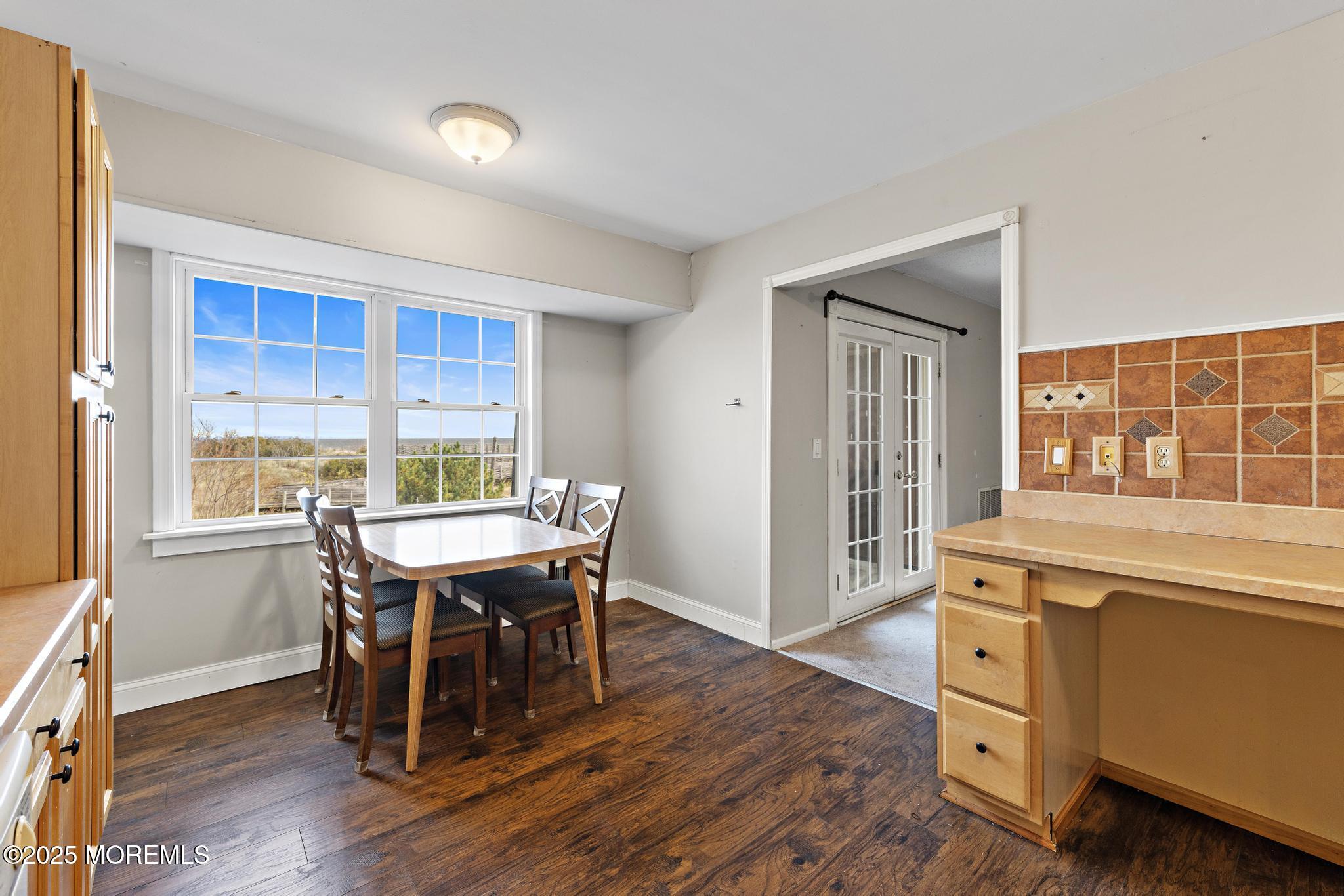 98 Beachway Avenue, 13