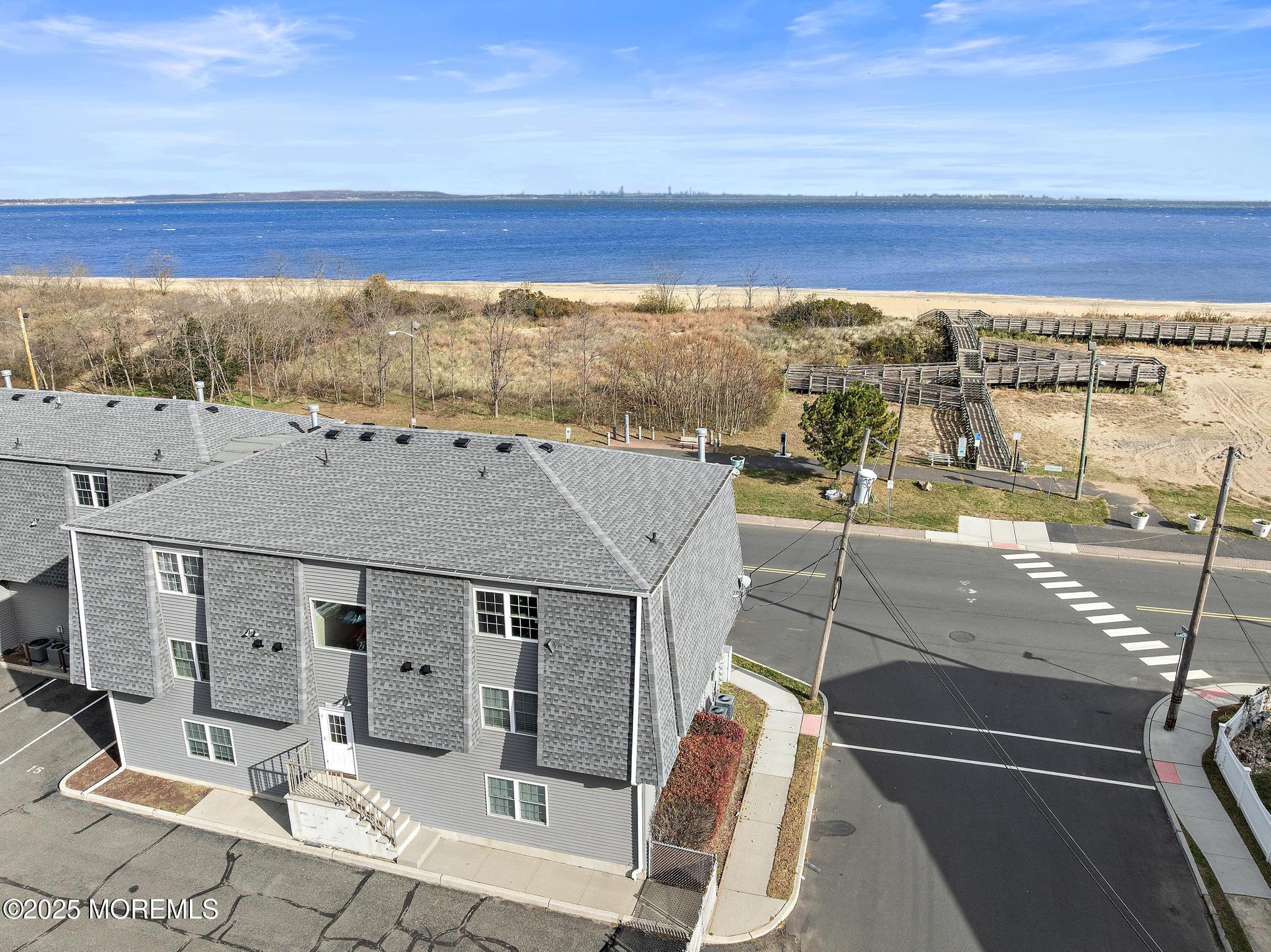 98 Beachway Avenue, 13