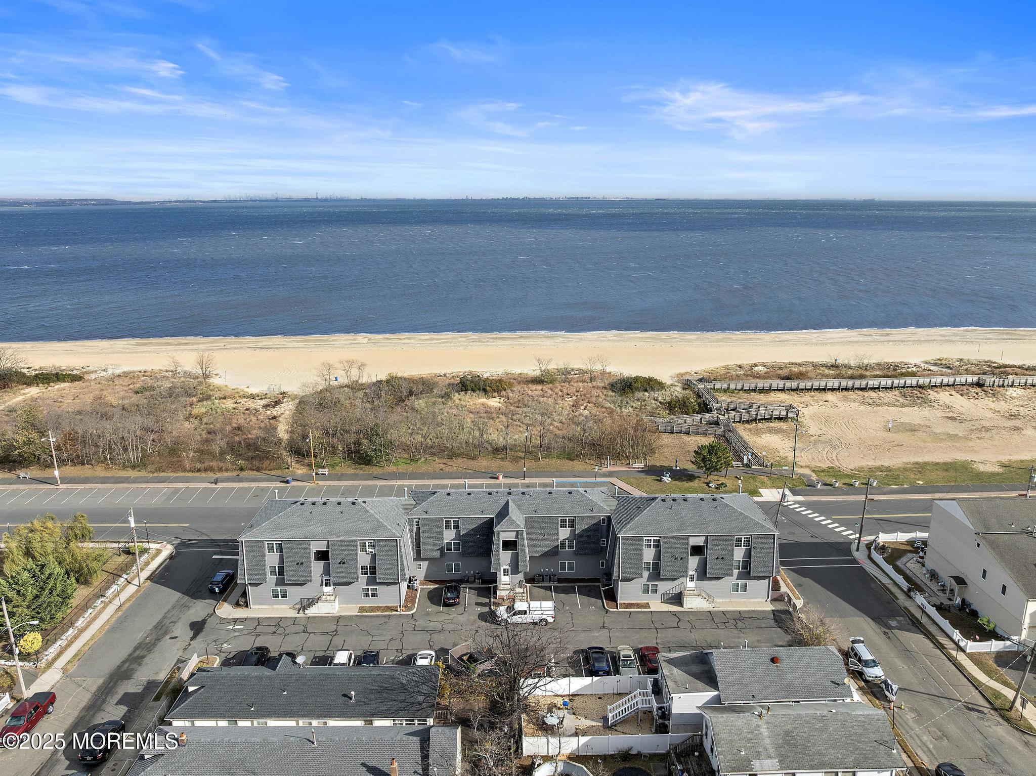 98 Beachway Avenue, 13