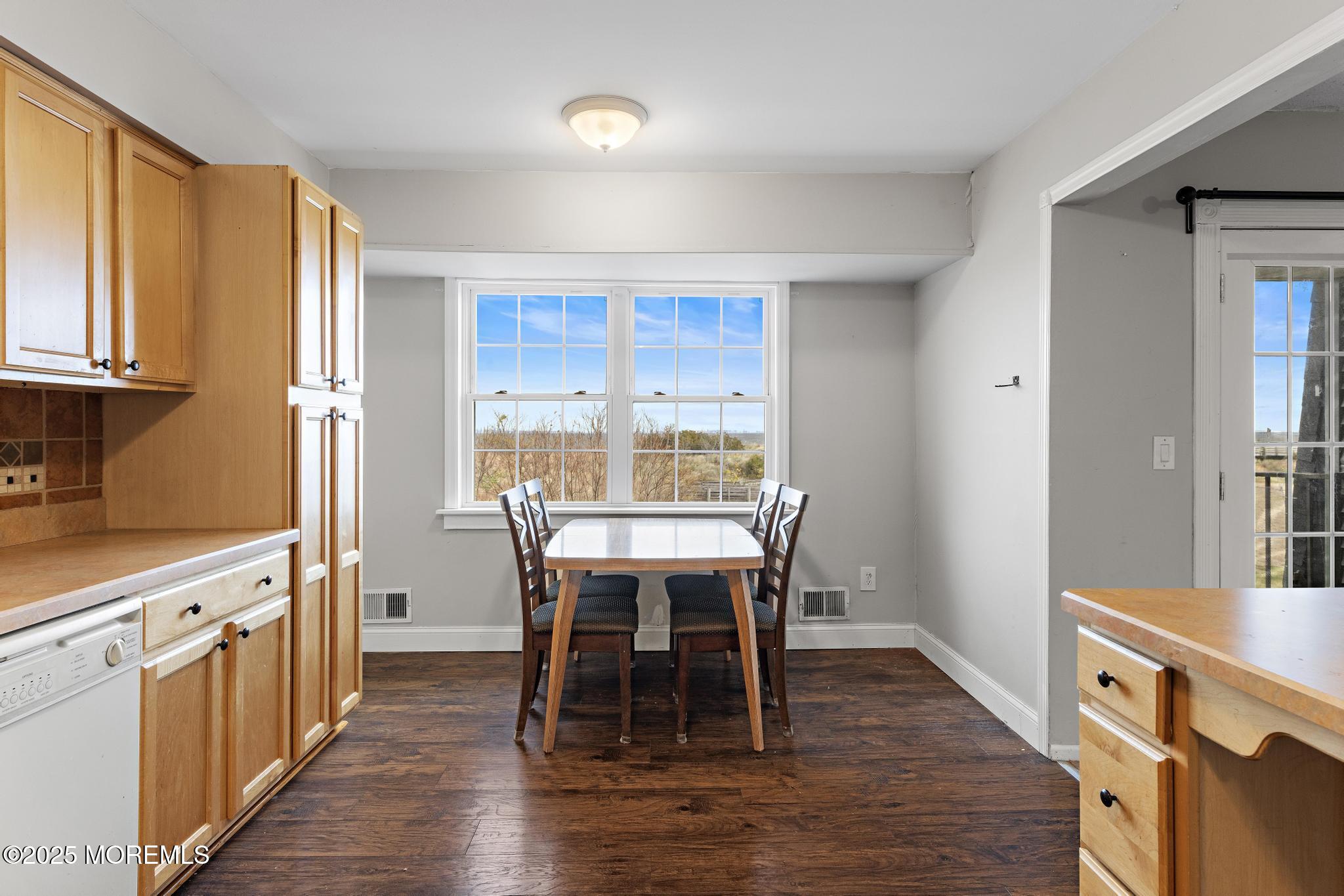 98 Beachway Avenue, 13