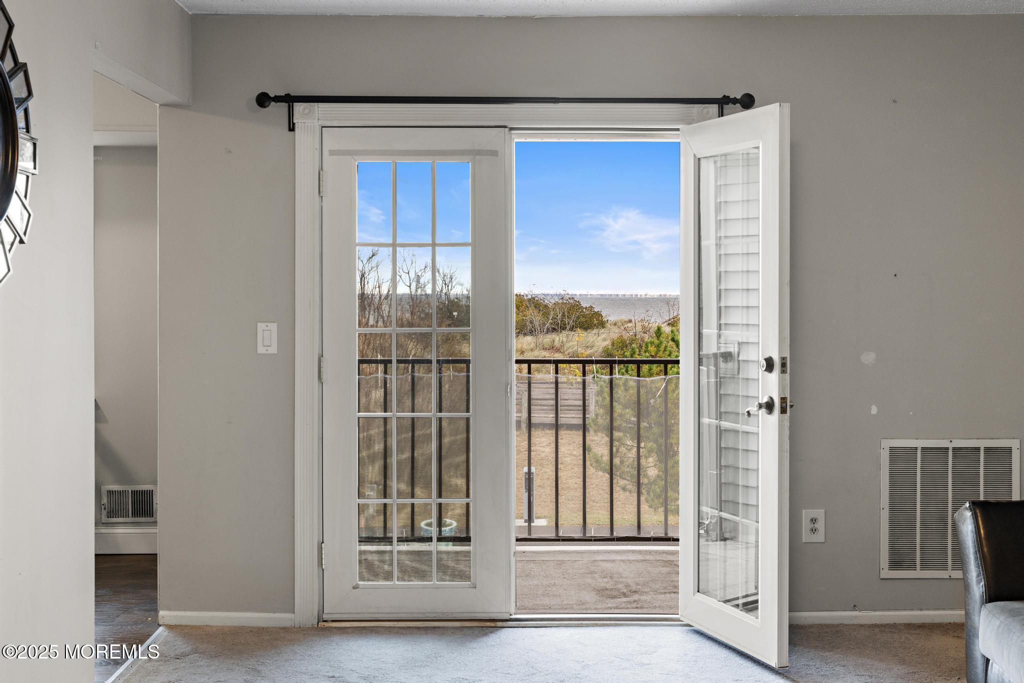 98 Beachway Avenue, 13