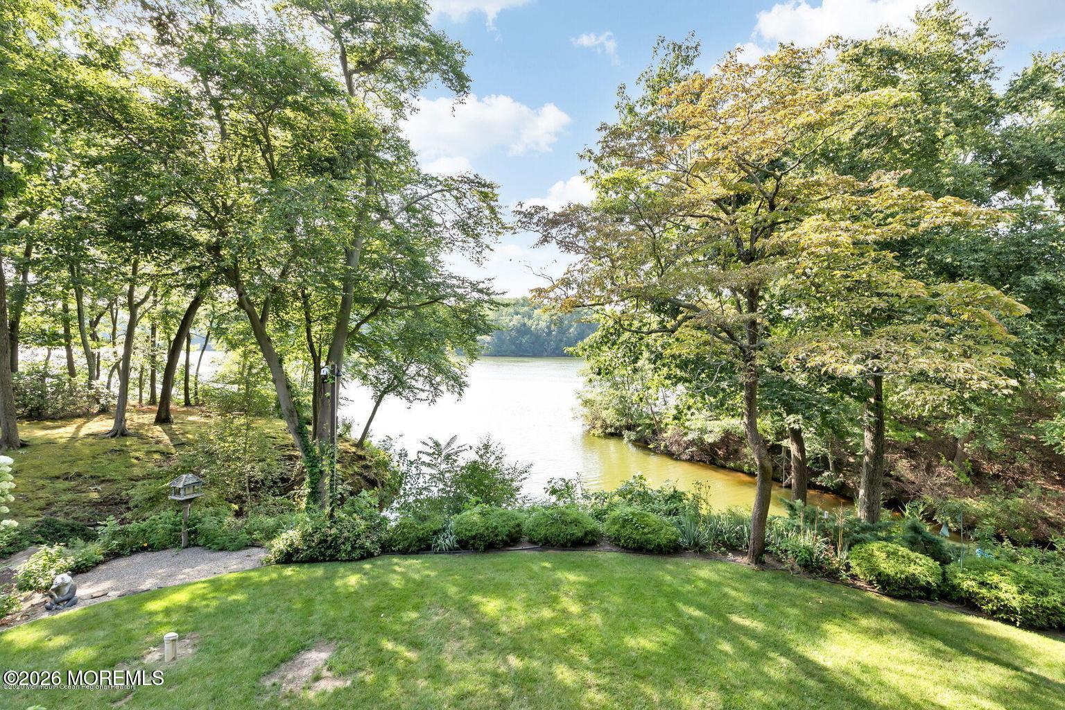 307 Lakeside Avenue