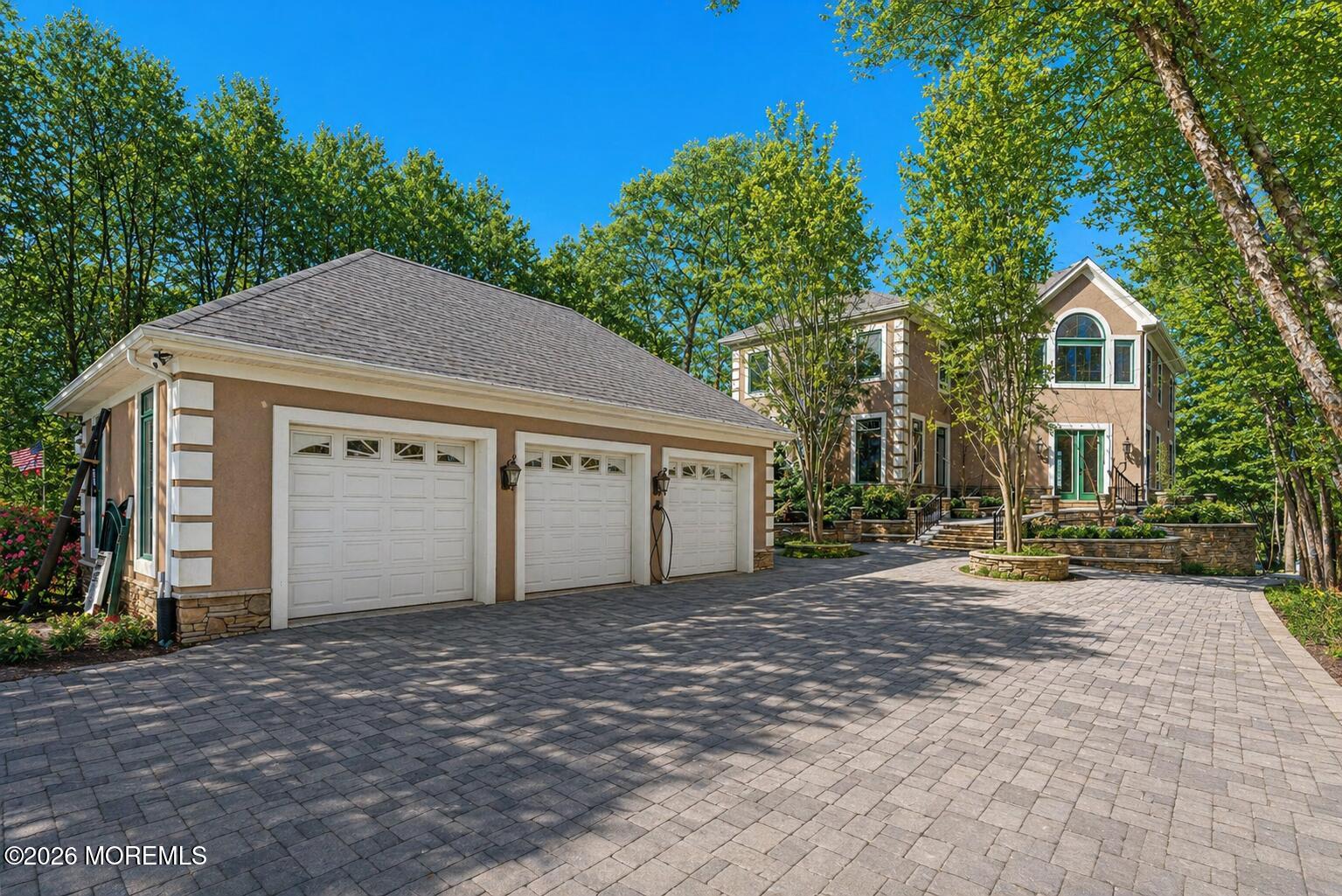 307 Lakeside Avenue