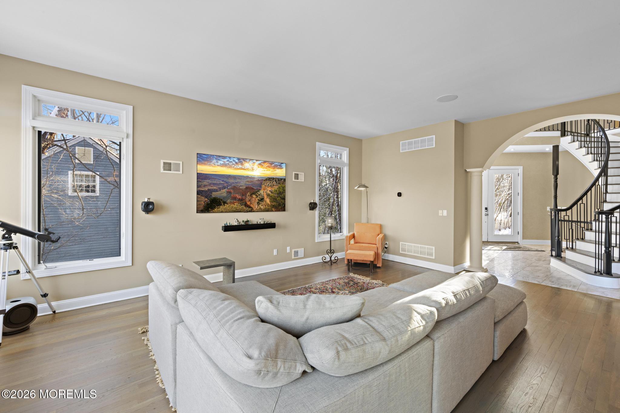 307 Lakeside Avenue