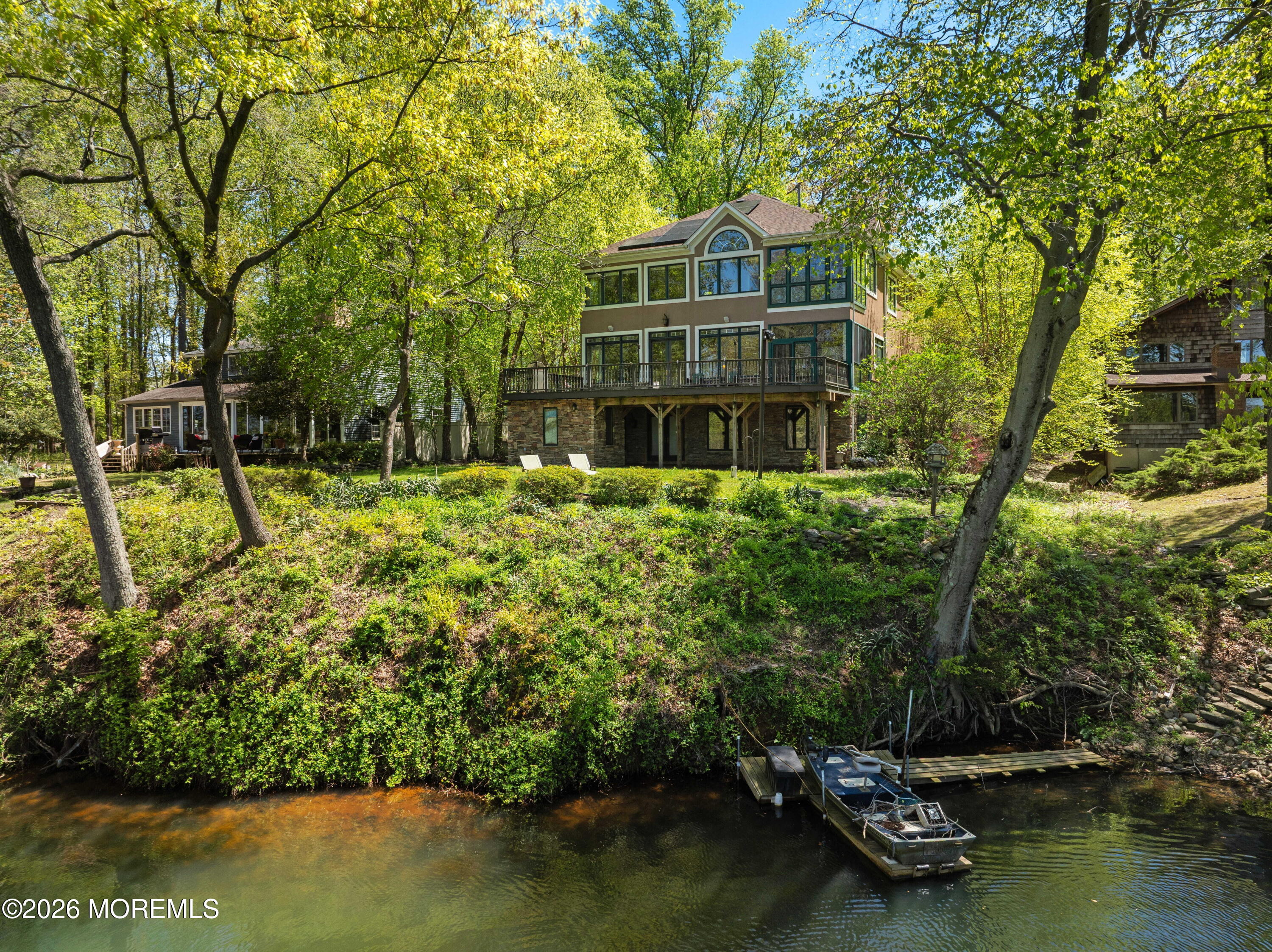 307 Lakeside Avenue