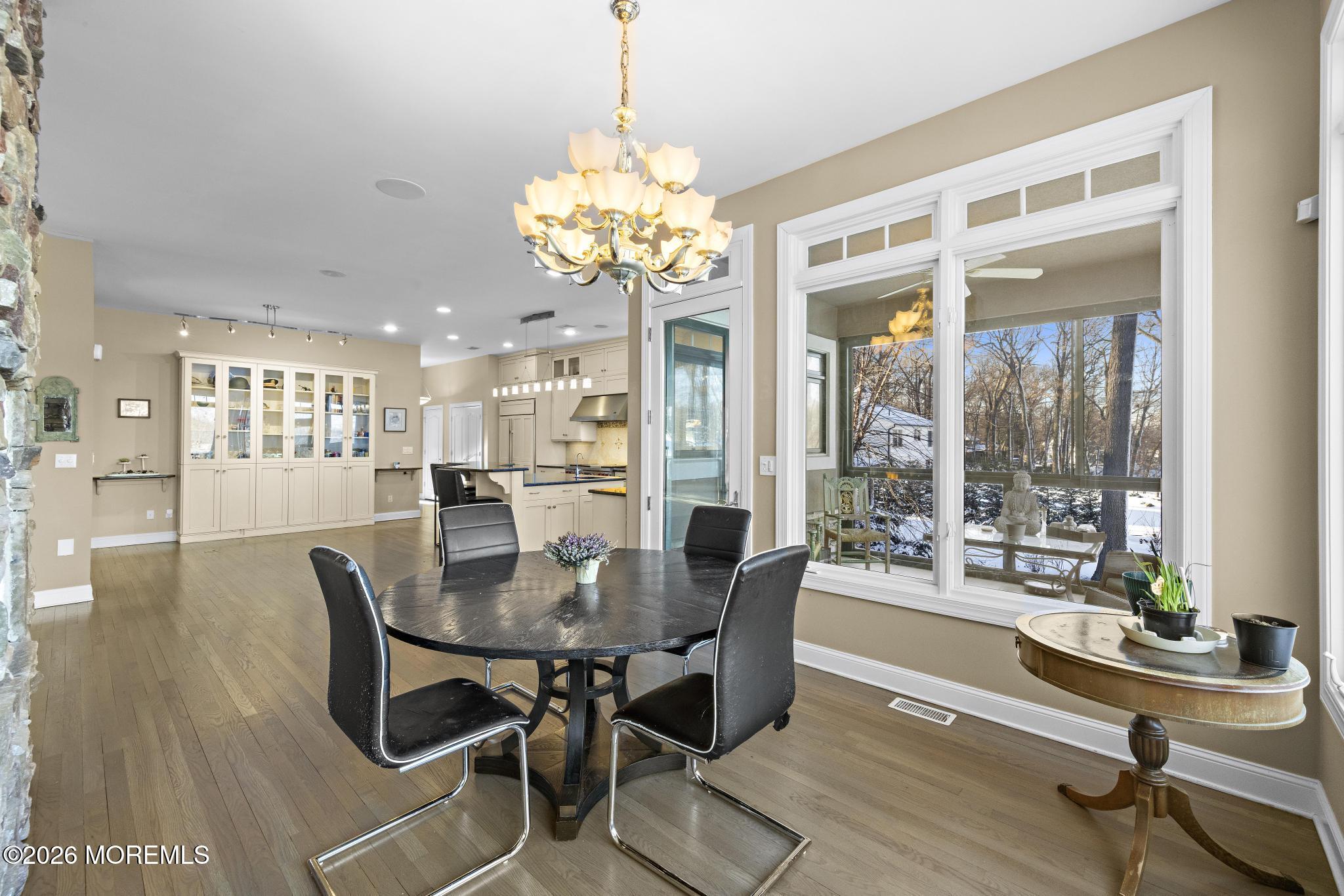 307 Lakeside Avenue