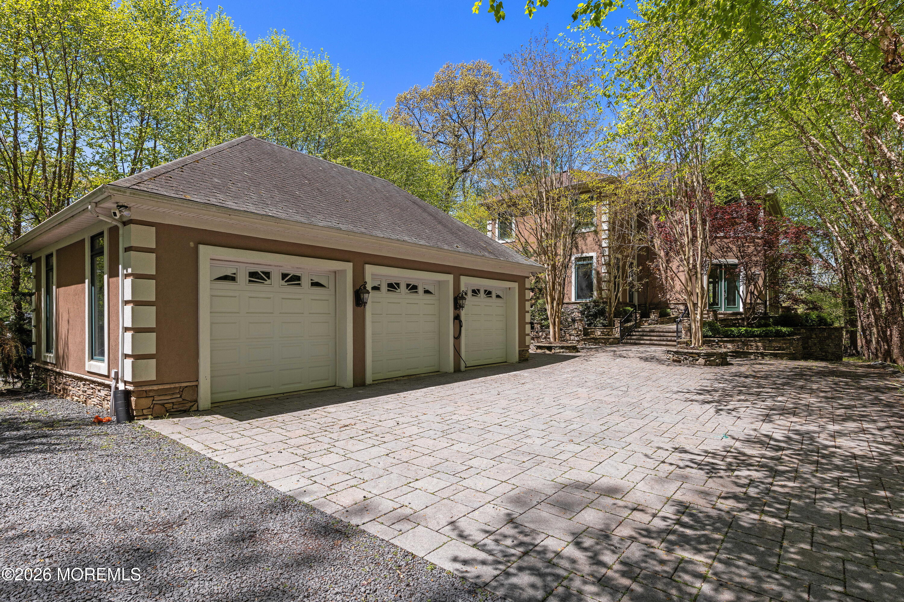 307 Lakeside Avenue