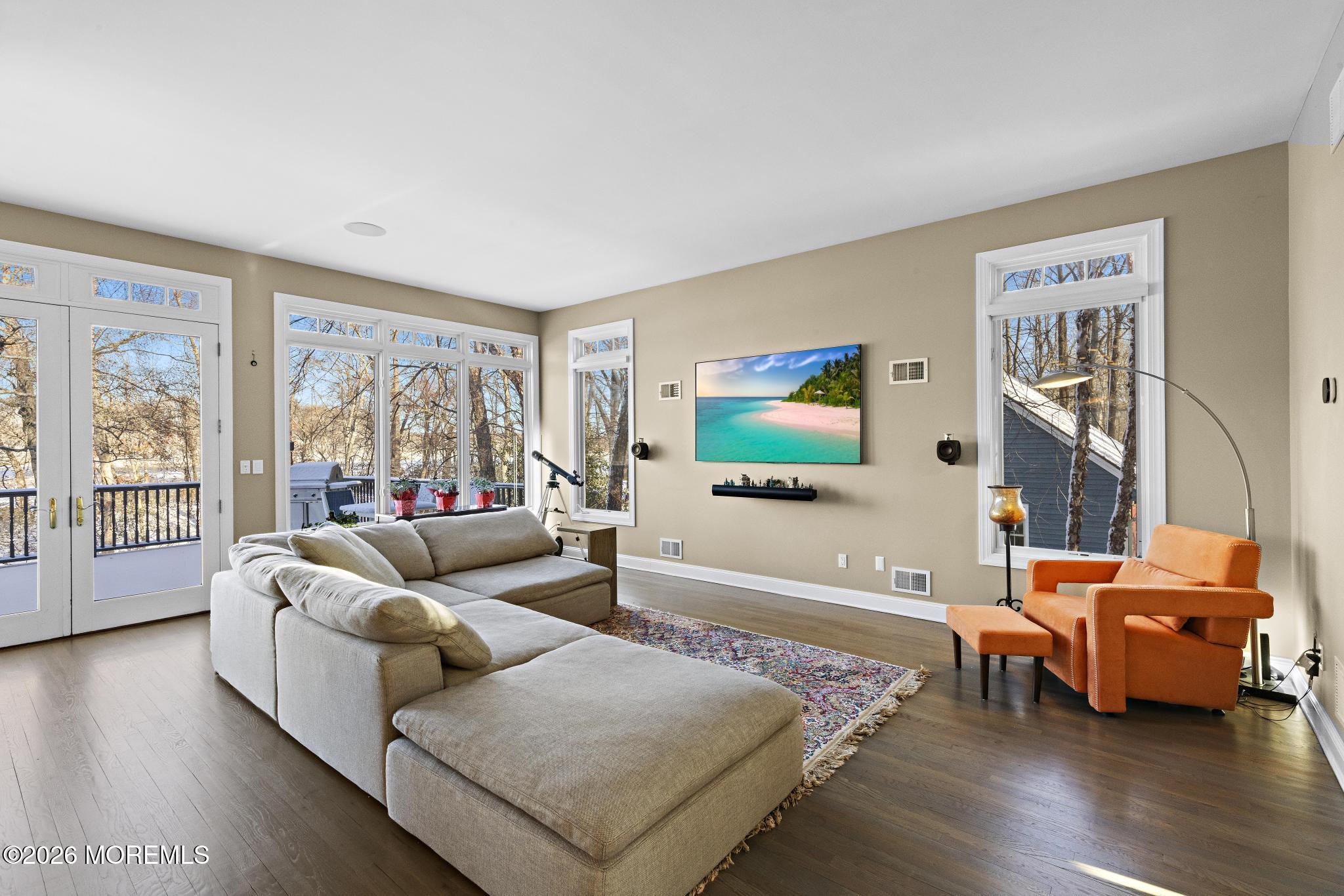 307 Lakeside Avenue