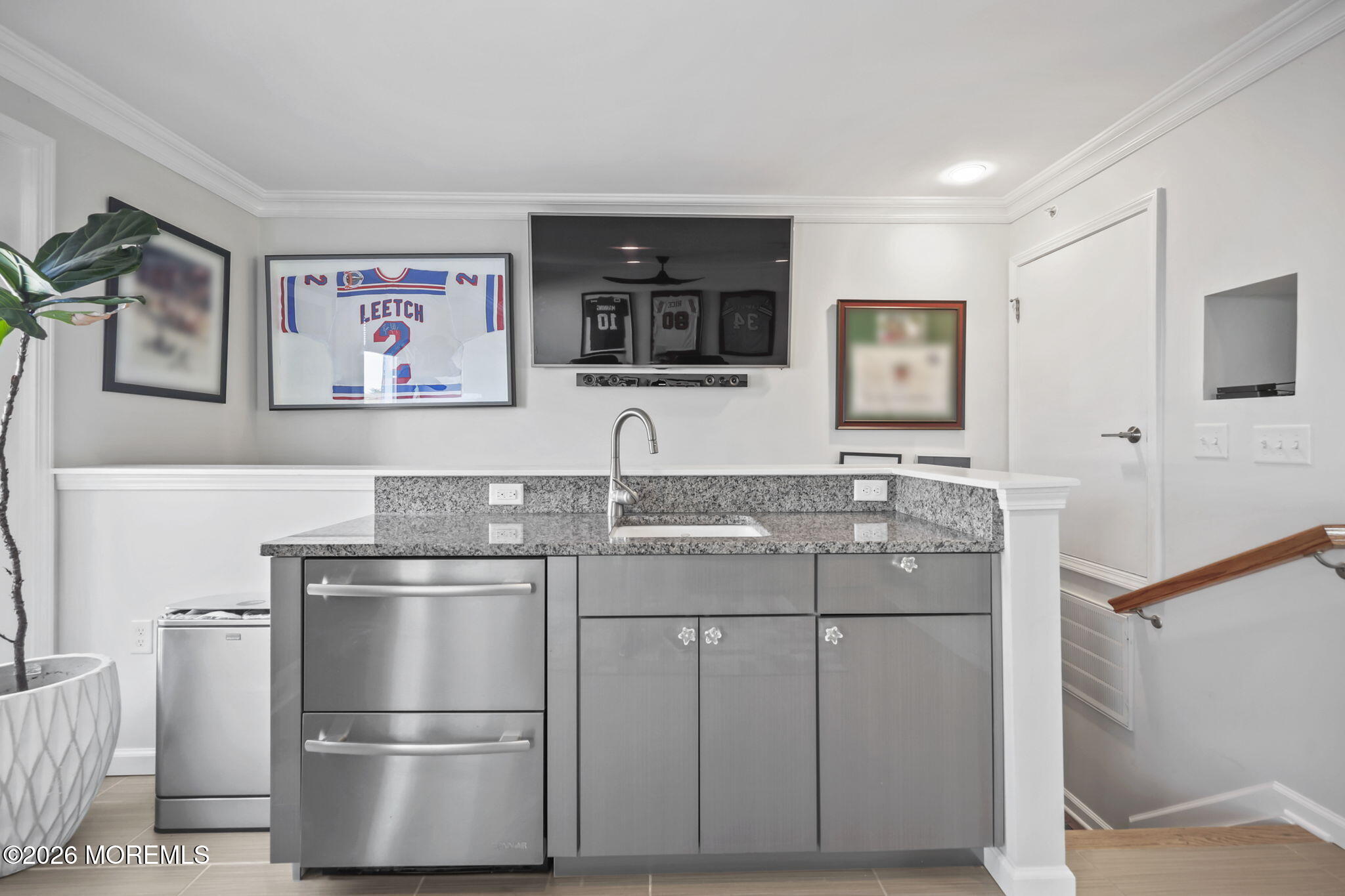 803 Kingsley Street 2