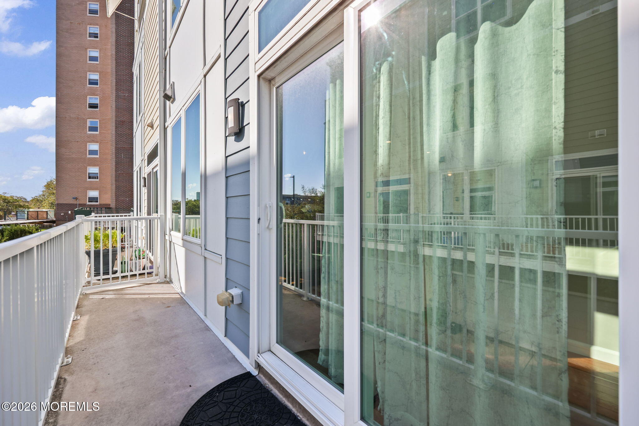 803 Kingsley Street 2