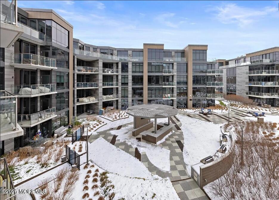 15 Morris Avenue 408