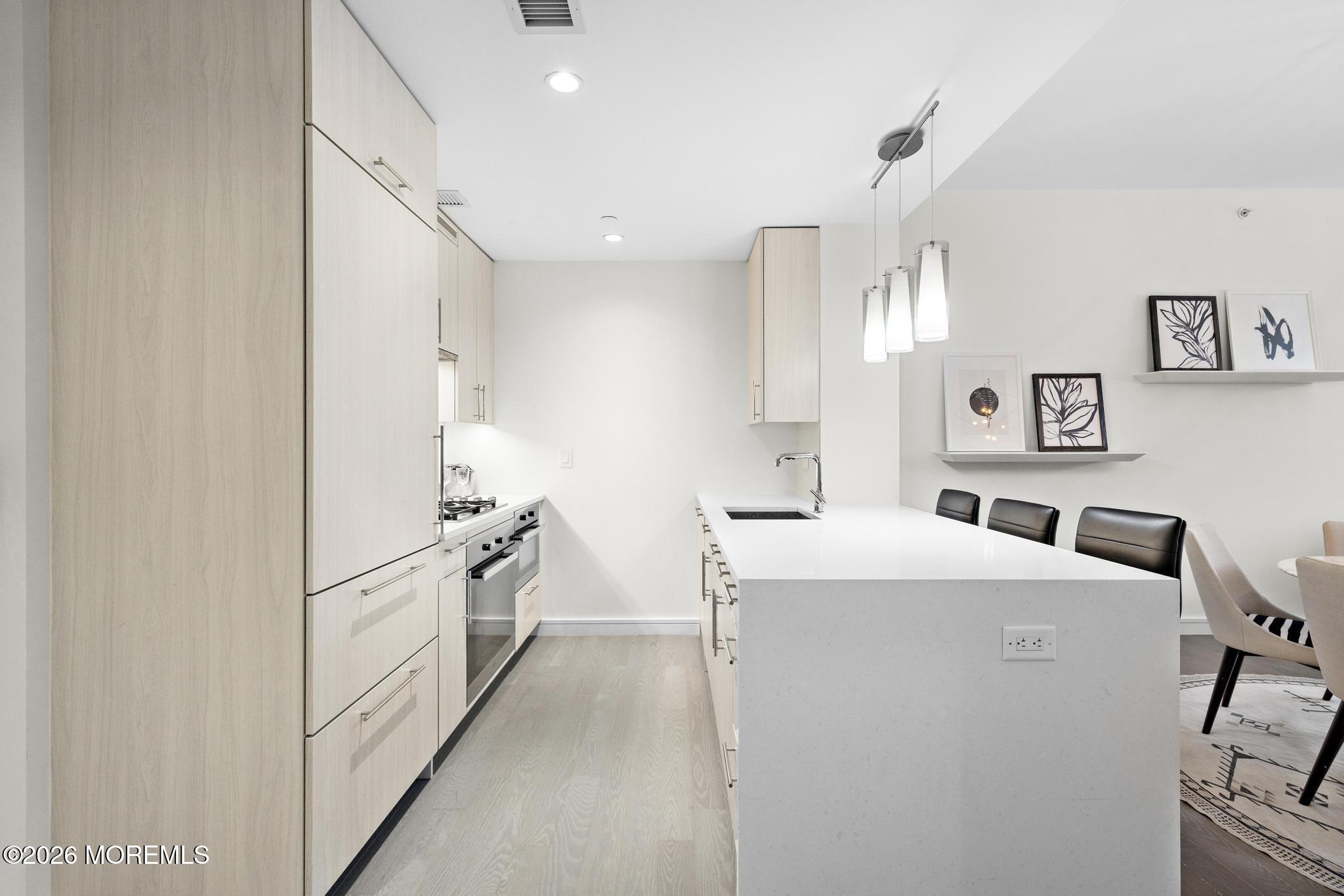 15 Morris Avenue 408