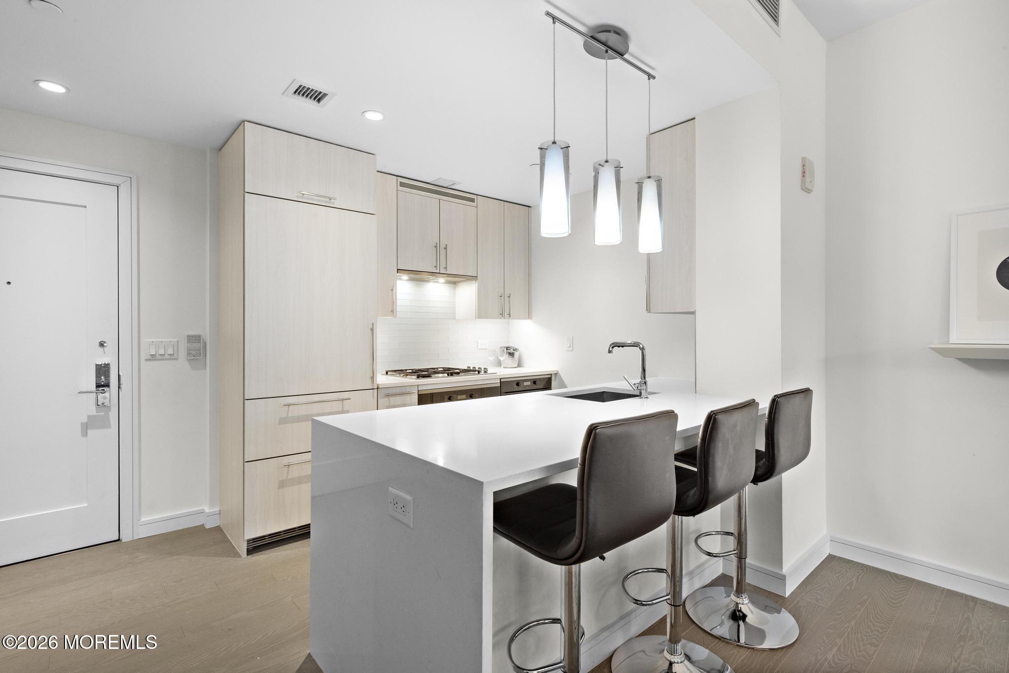 15 Morris Avenue 408