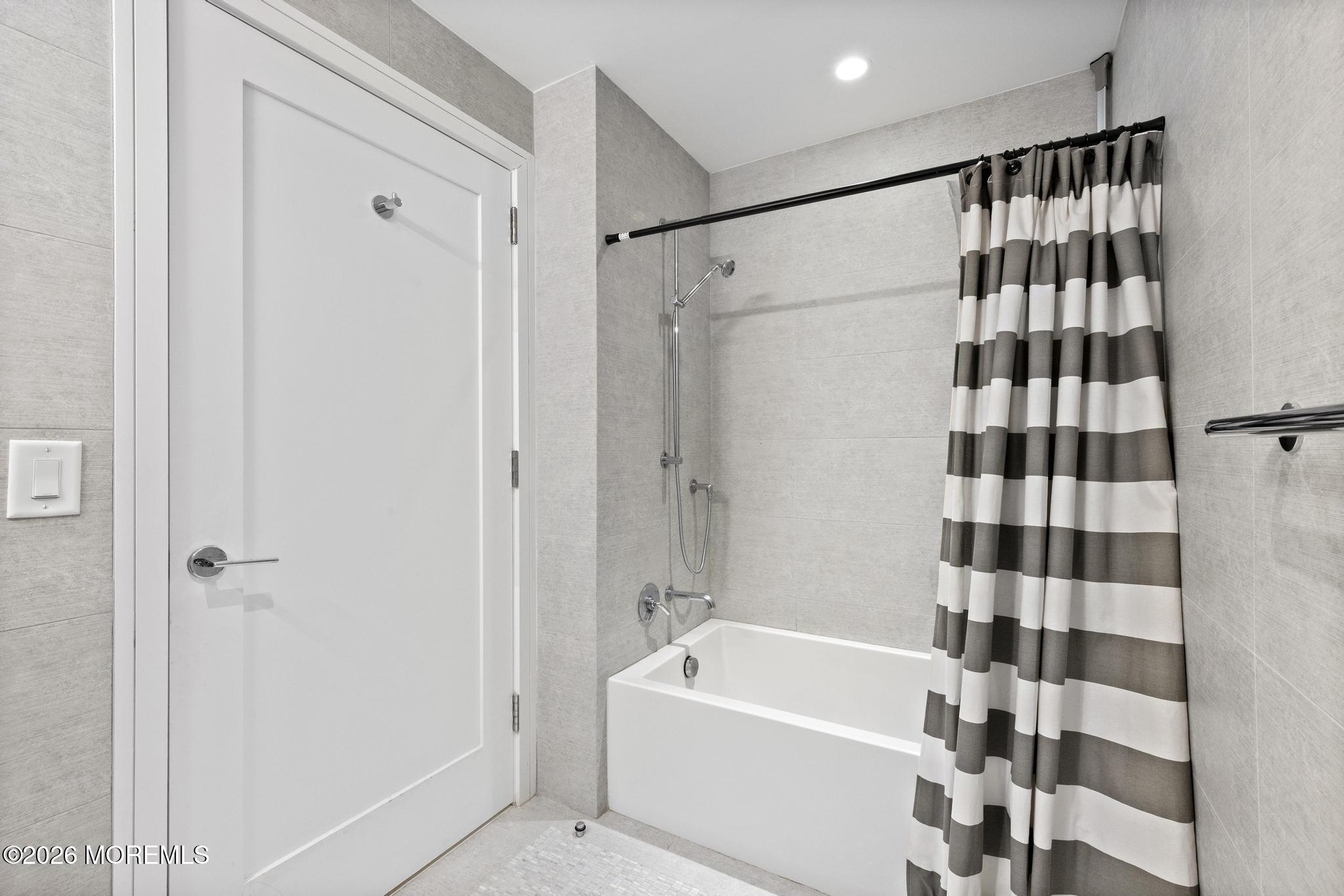 15 Morris Avenue 408