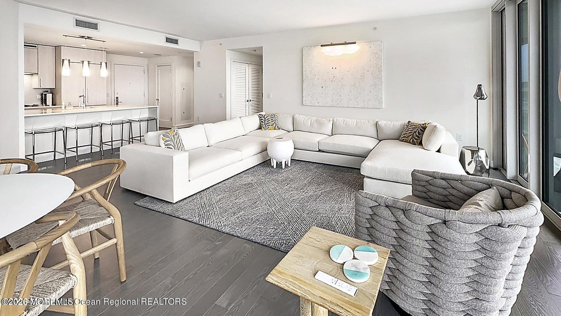 15 Morris Avenue 317