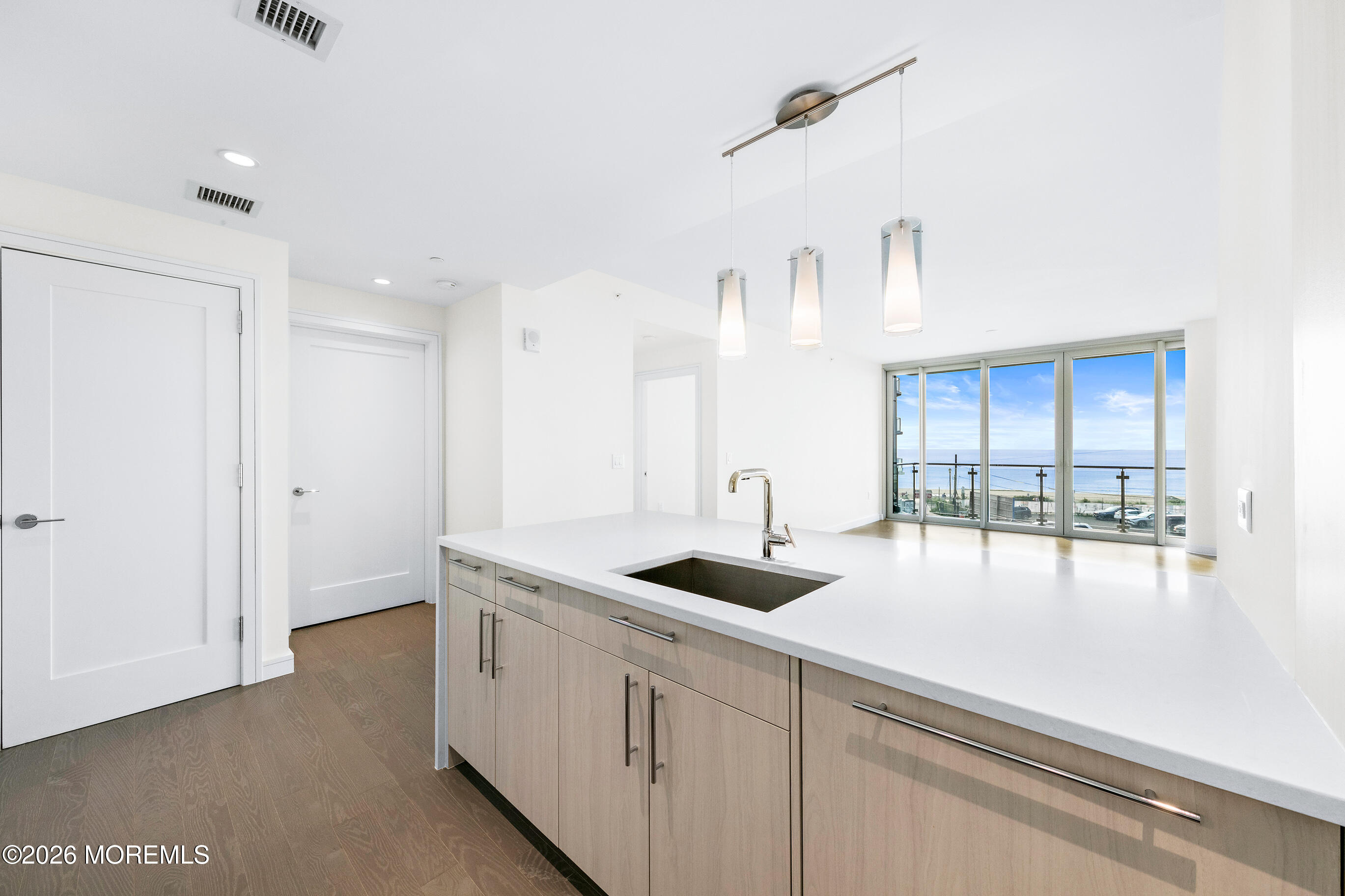 15 Morris Avenue 317