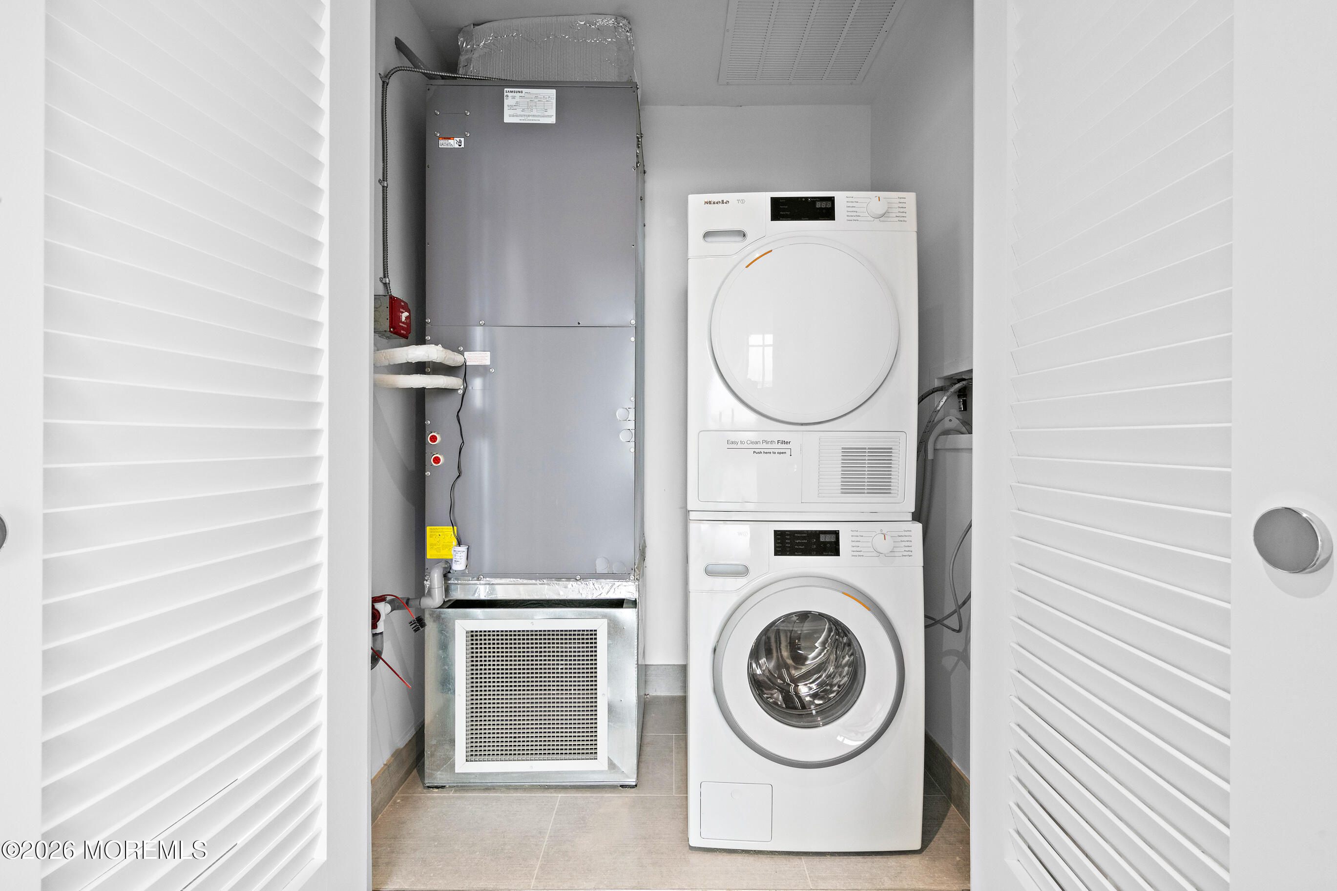 15 Morris Avenue 317