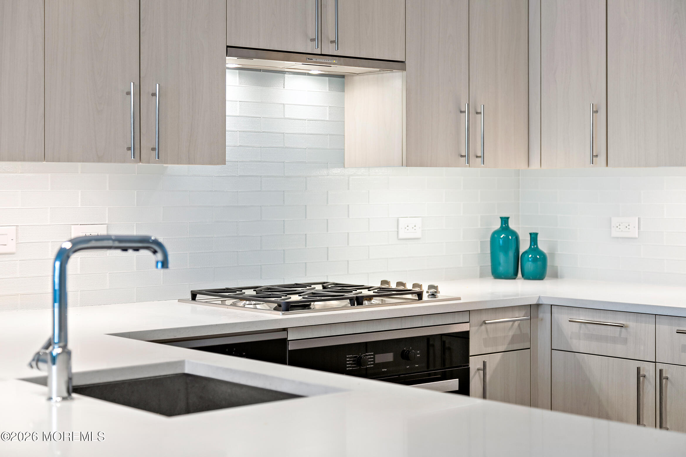 15 Morris Avenue 521