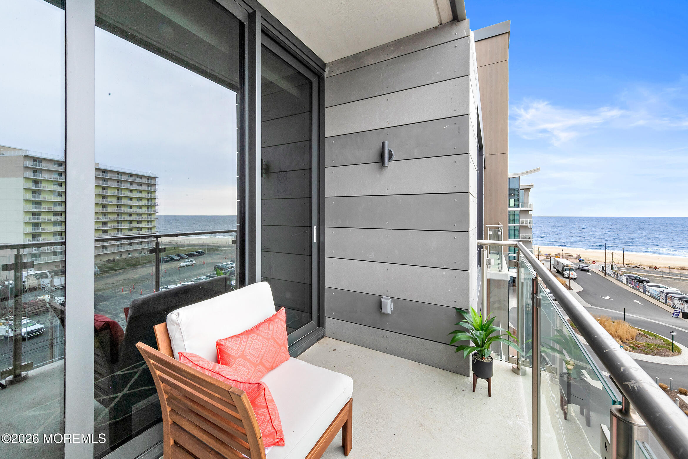 15 Morris Avenue 521