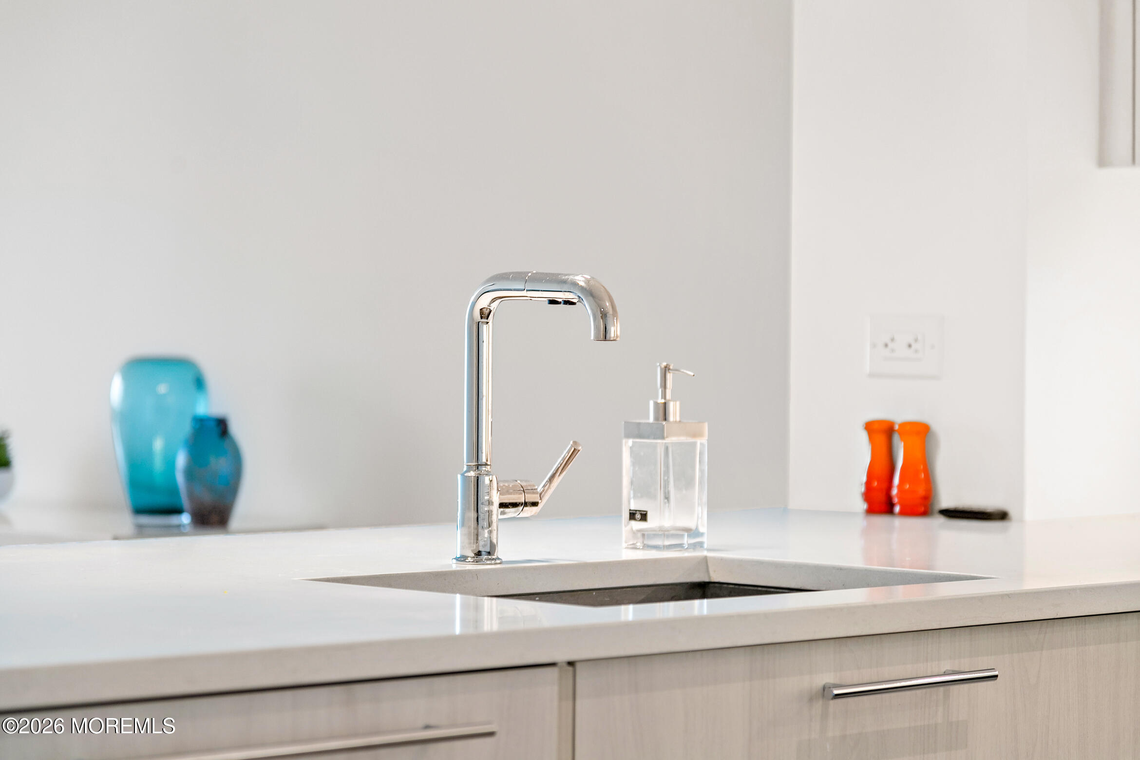 15 Morris Avenue 521