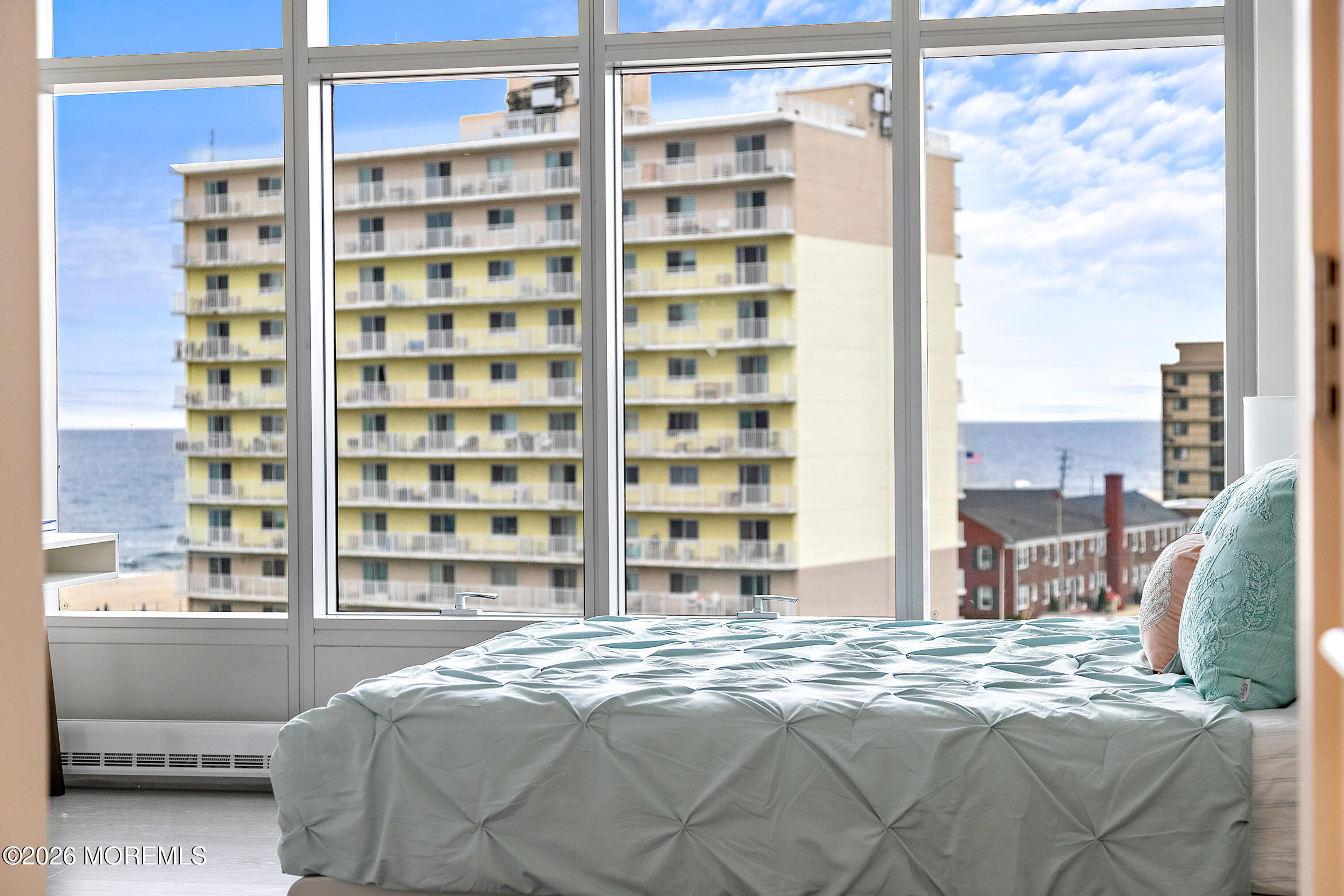 15 Morris Avenue 521