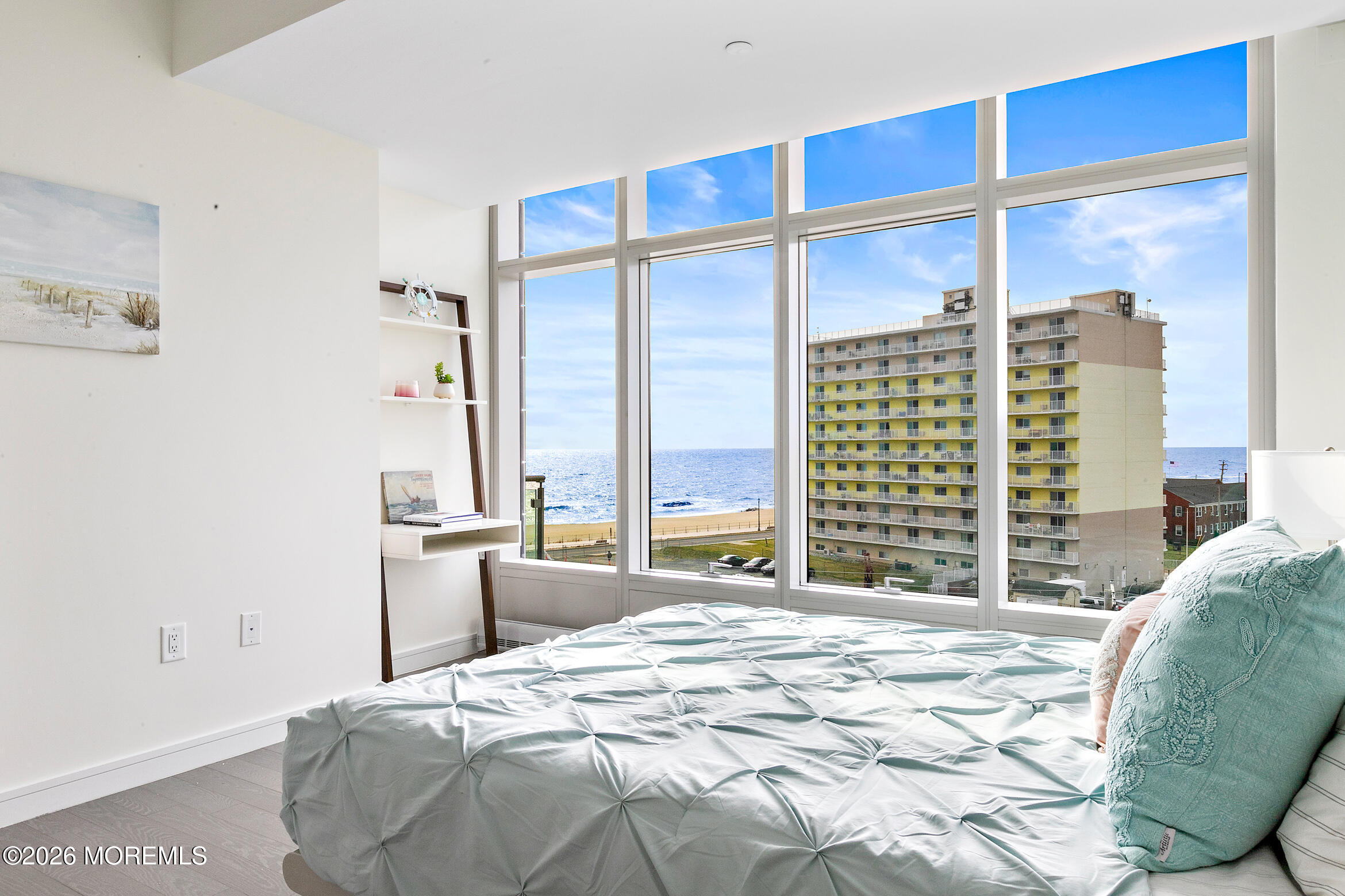 15 Morris Avenue 521