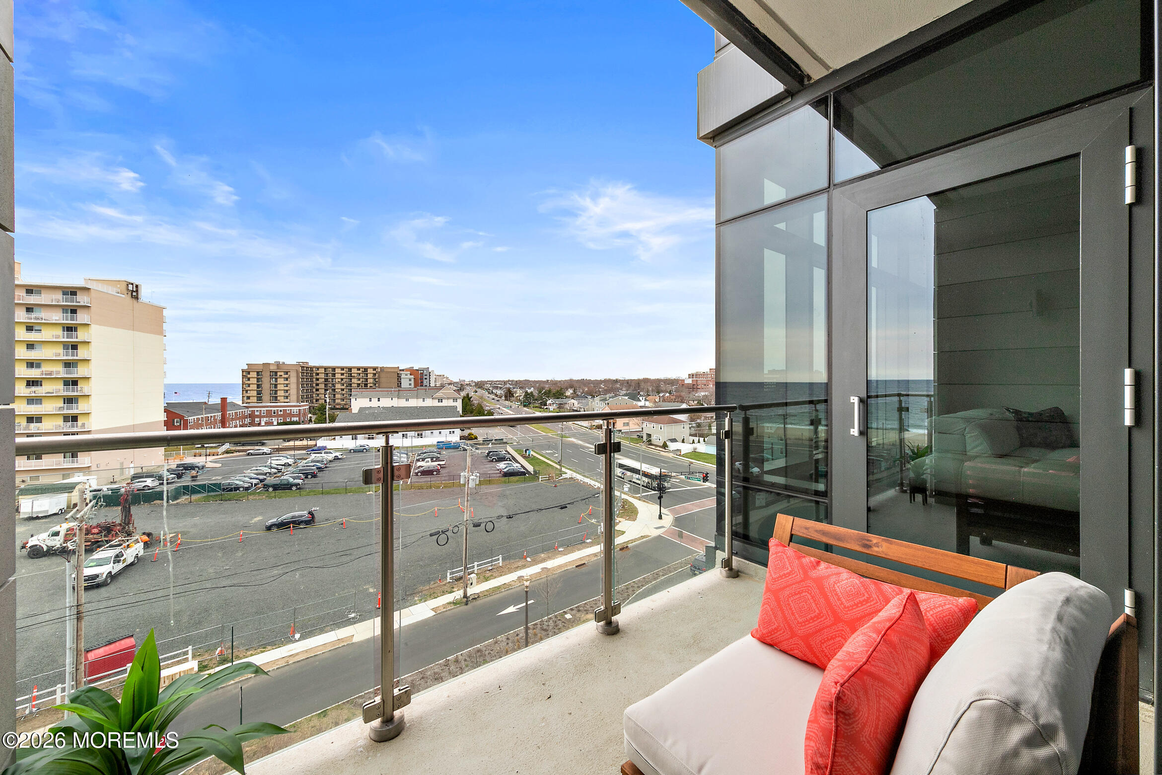 15 Morris Avenue 521