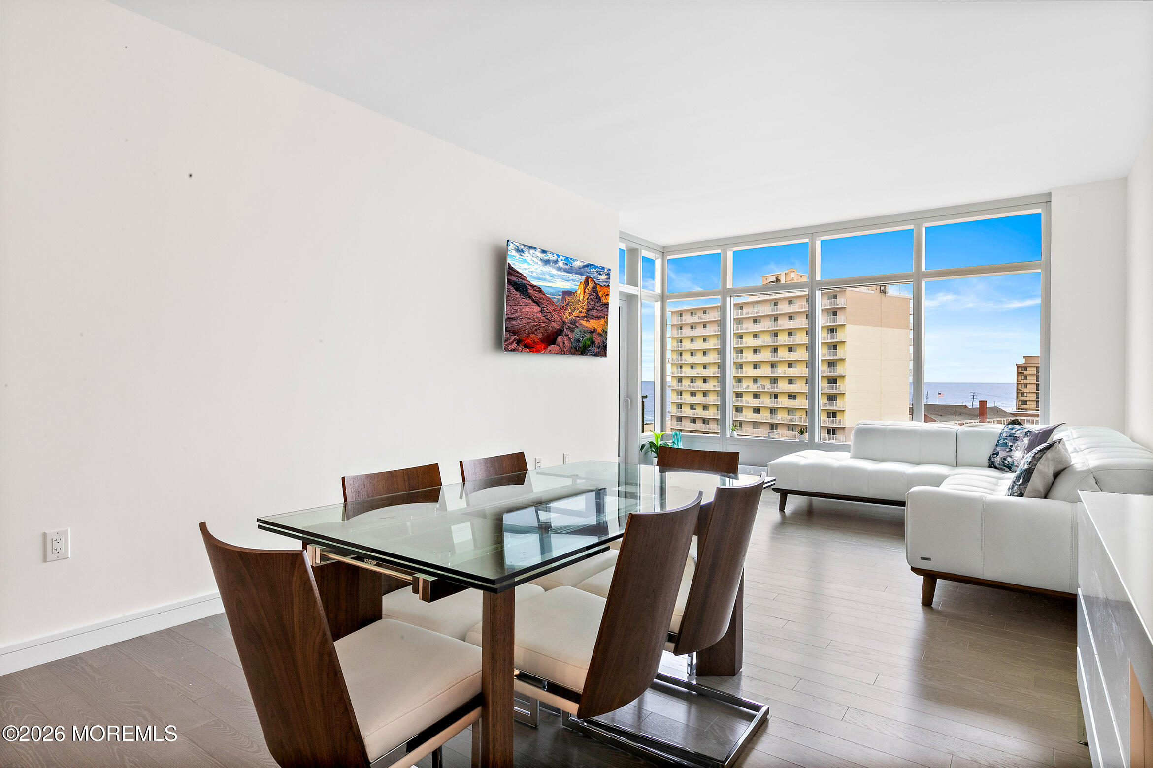 15 Morris Avenue 521