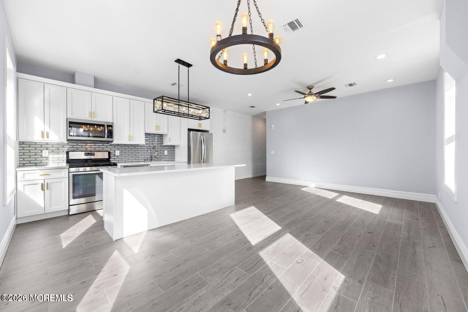 160 Monmouth Street 2