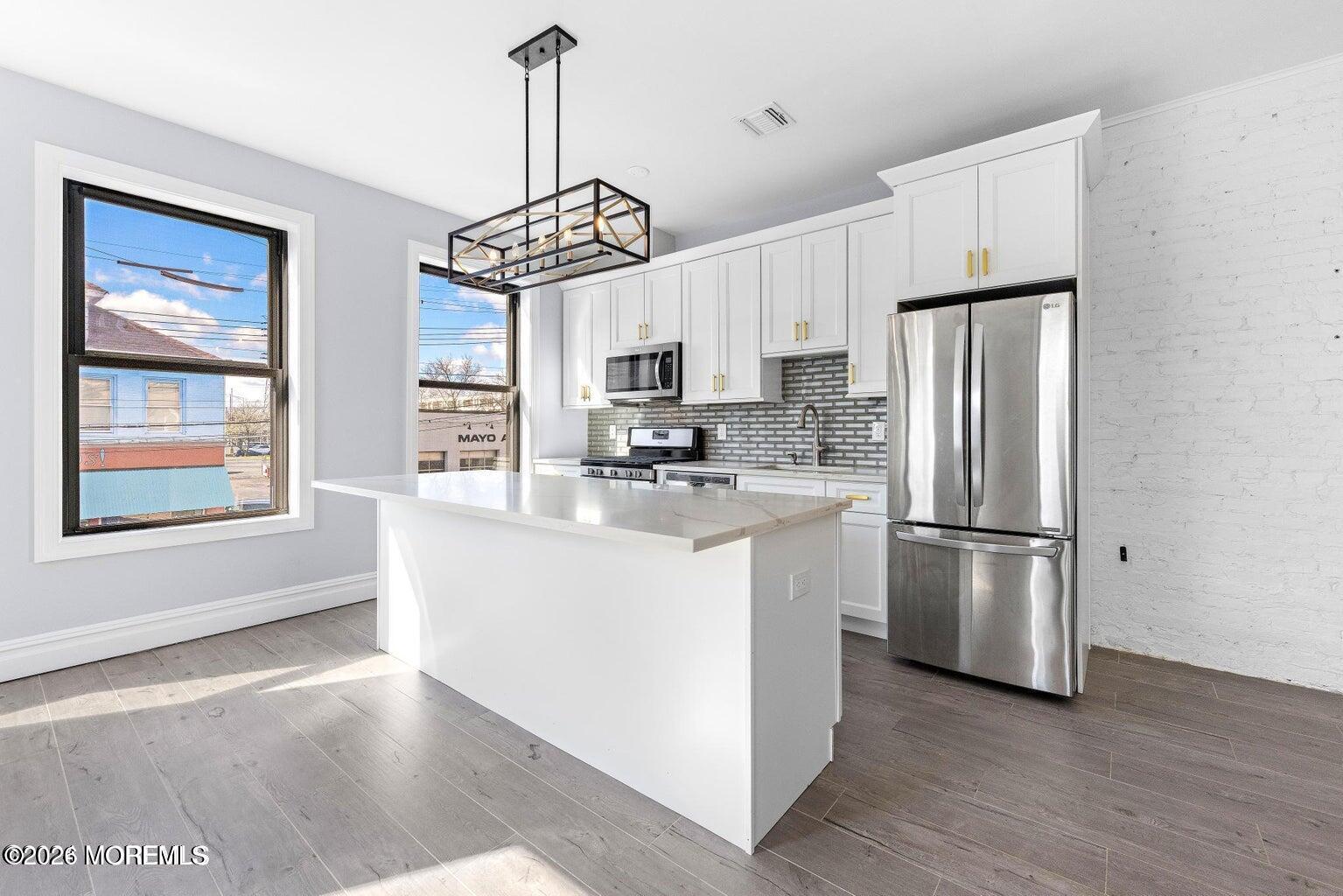 160 Monmouth Street 2