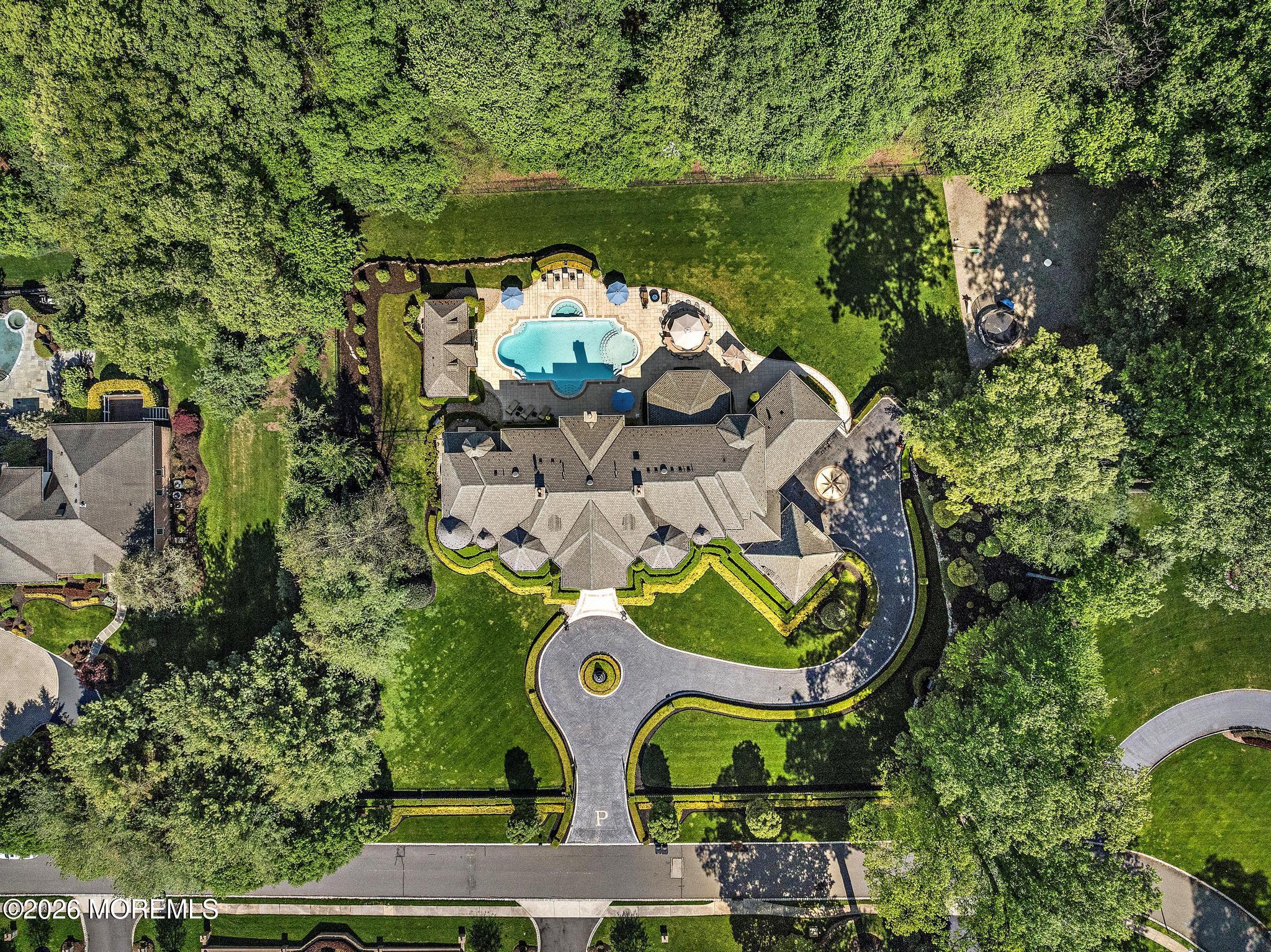 12 Raintree Court