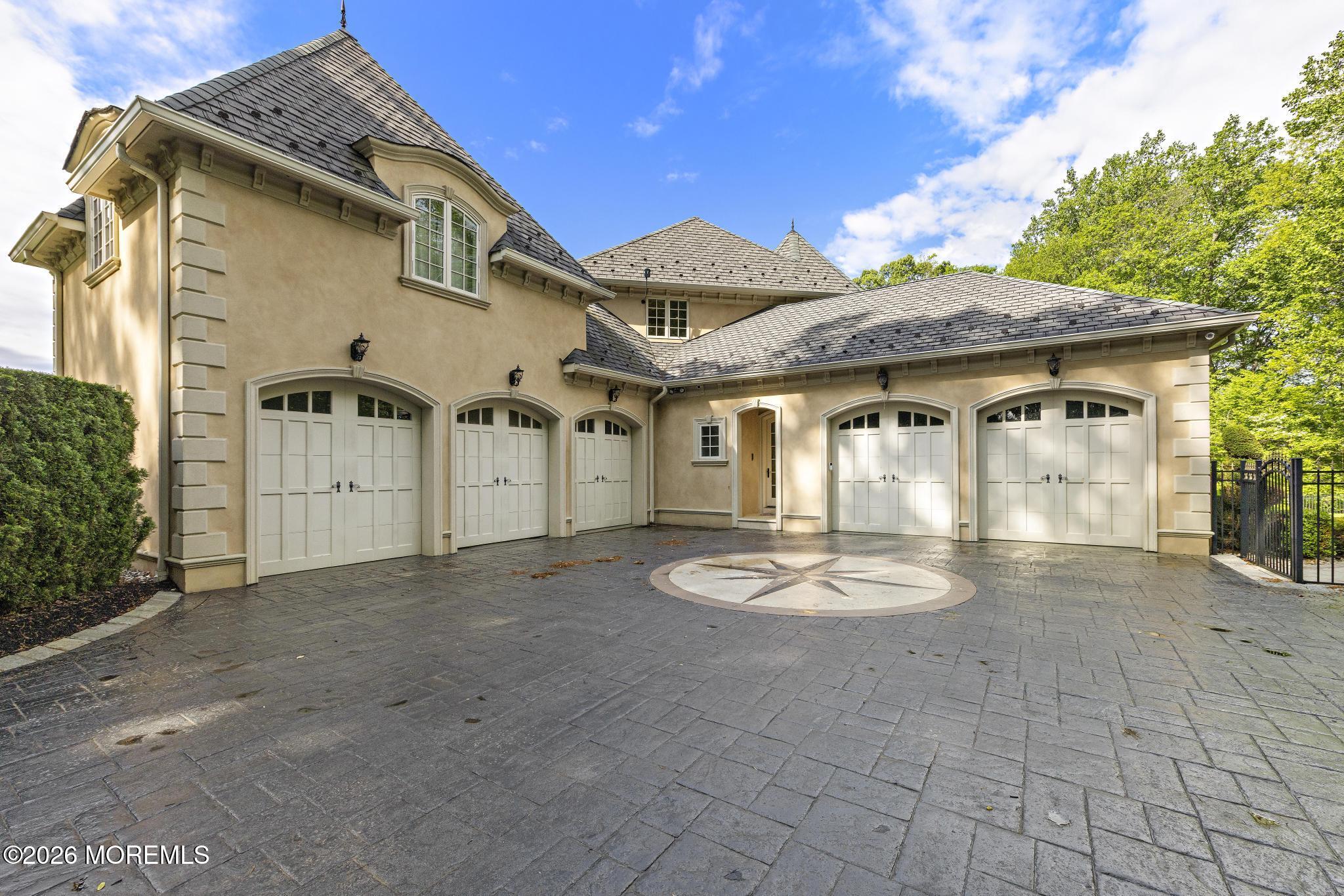 12 Raintree Court
